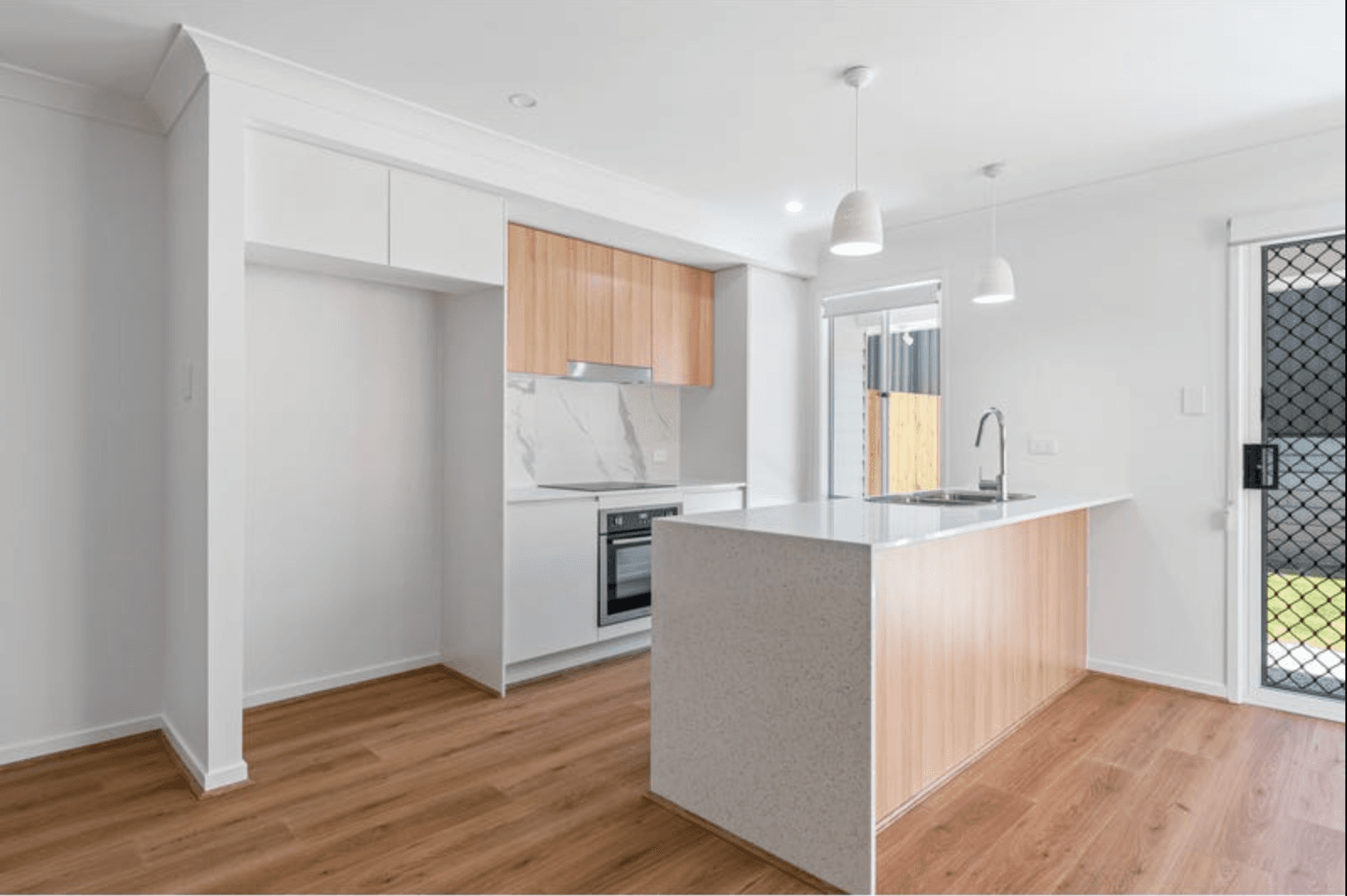 10 Waterway Crescent, Hillcrest, Hillcrest — photo 1 of 5