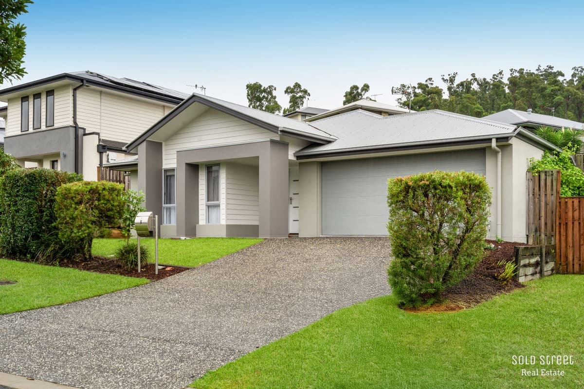 9 Hillstone Crescent, Maudsland, Maudsland — photo 1 of 5