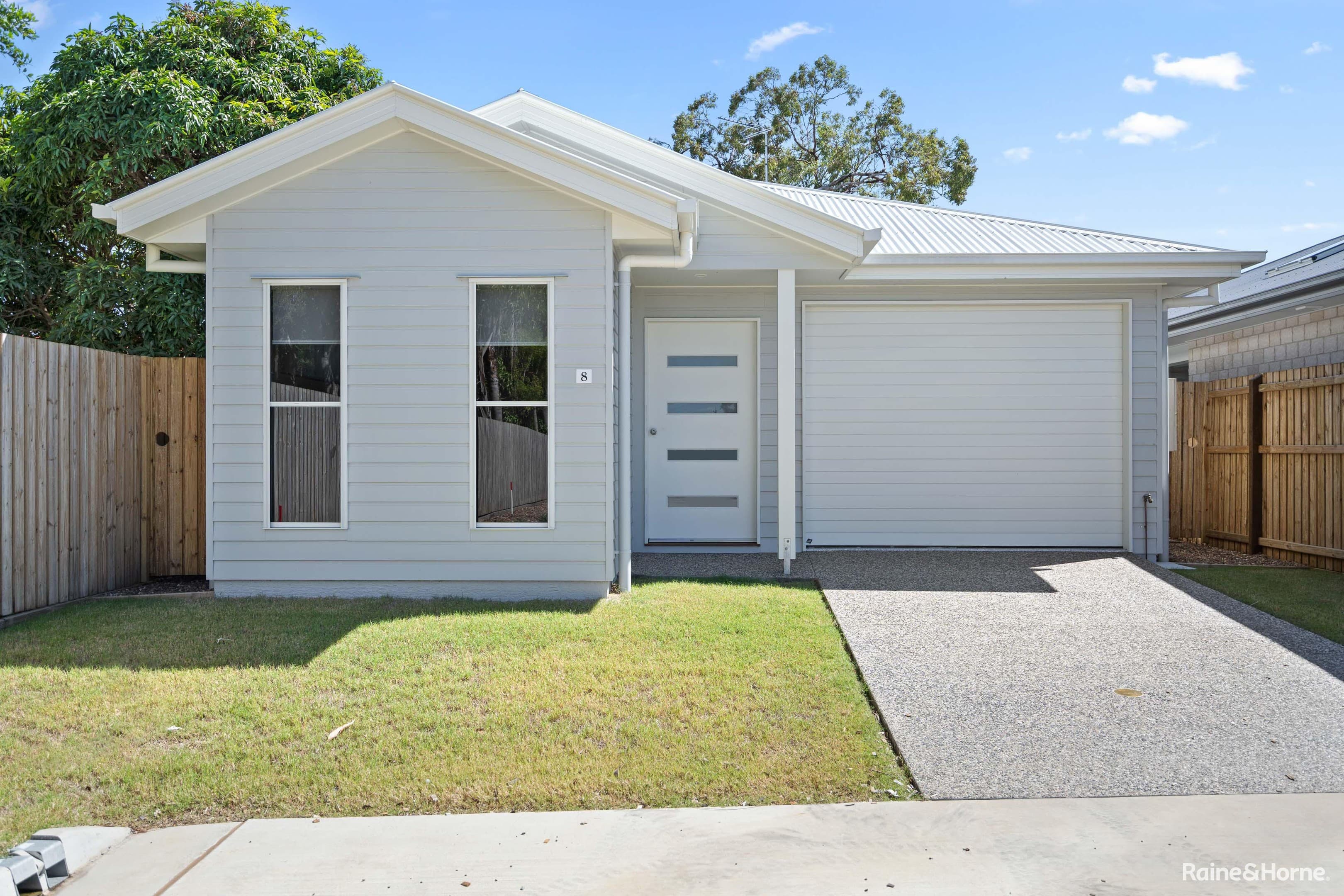 8/84 Exeter Street, Torquay — photo 1 of 5