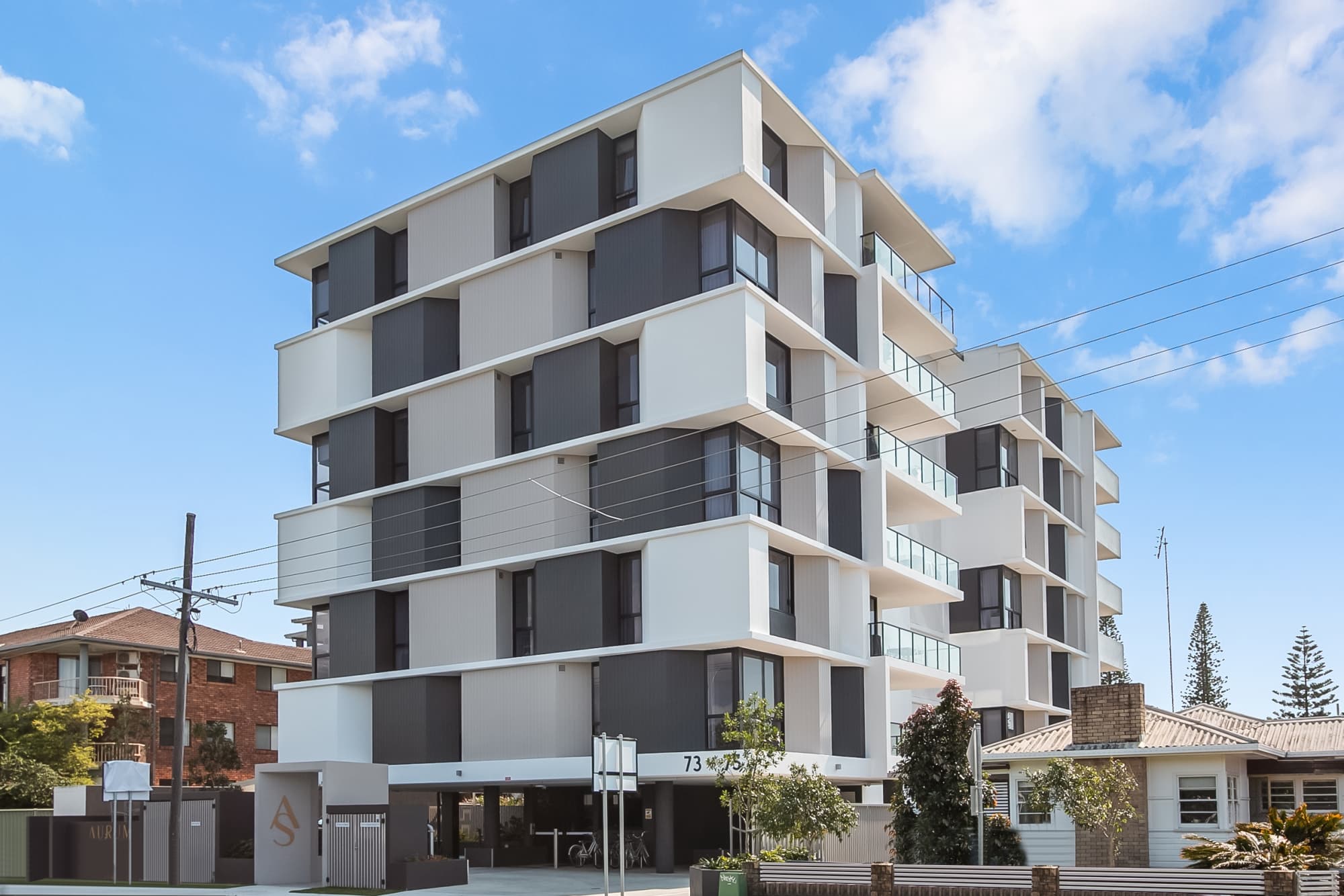 403/73-75 Golden Four Drive, Bilinga - Image 1