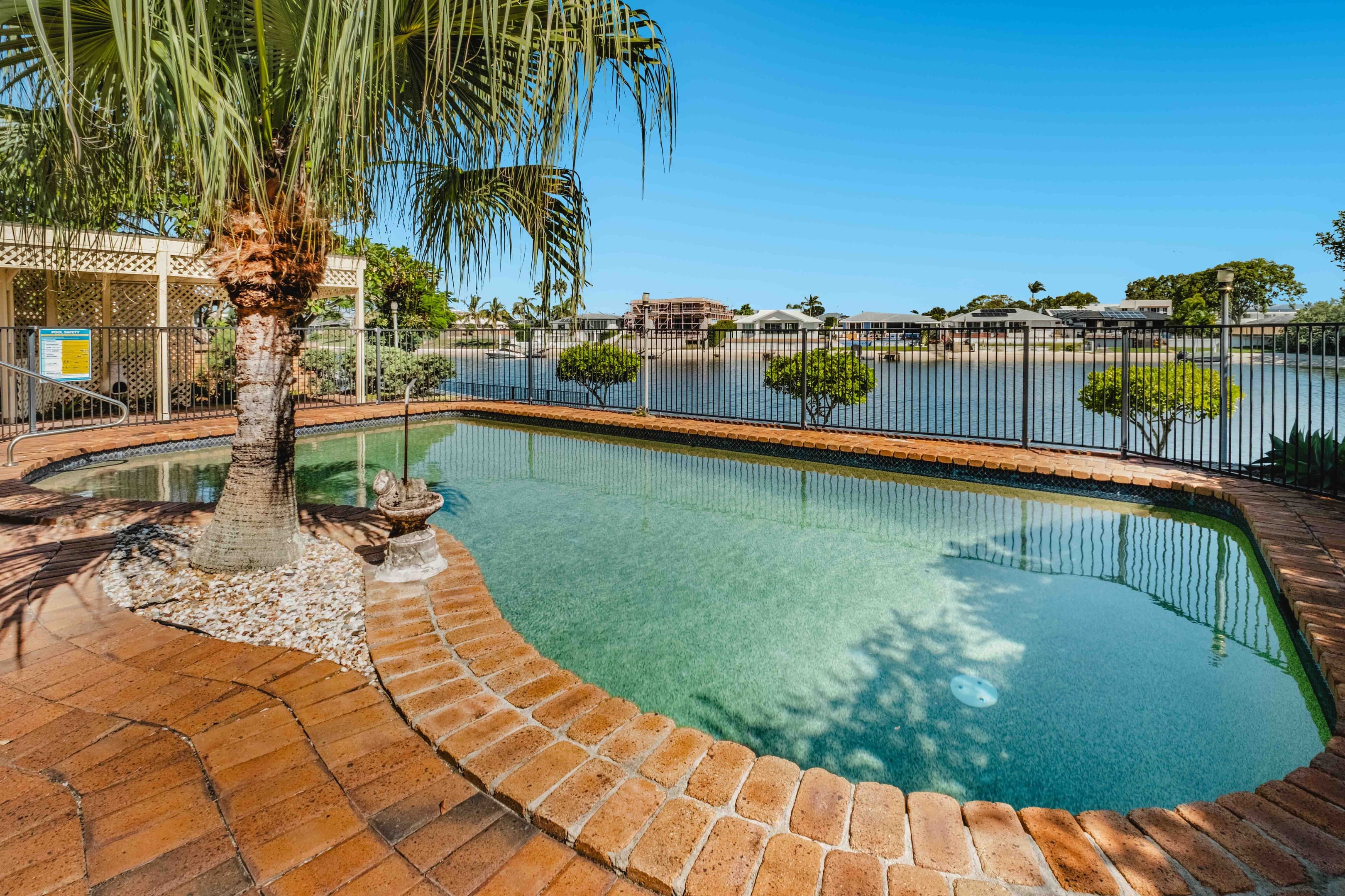 78 Markeri Street, Mermaid Waters — photo 1 of 5