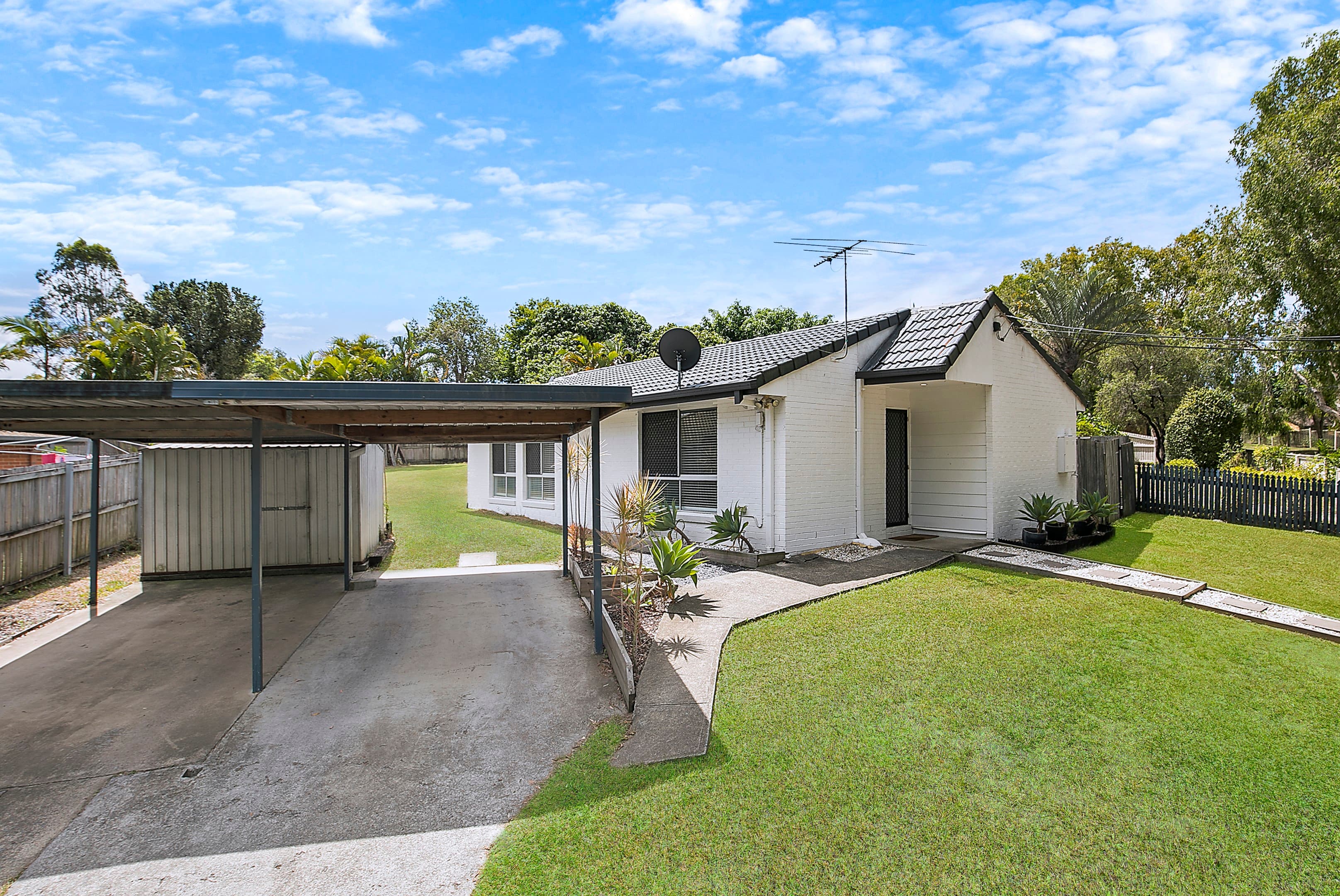 15 Gemstone Crescent, Acacia Ridge - Image 1
