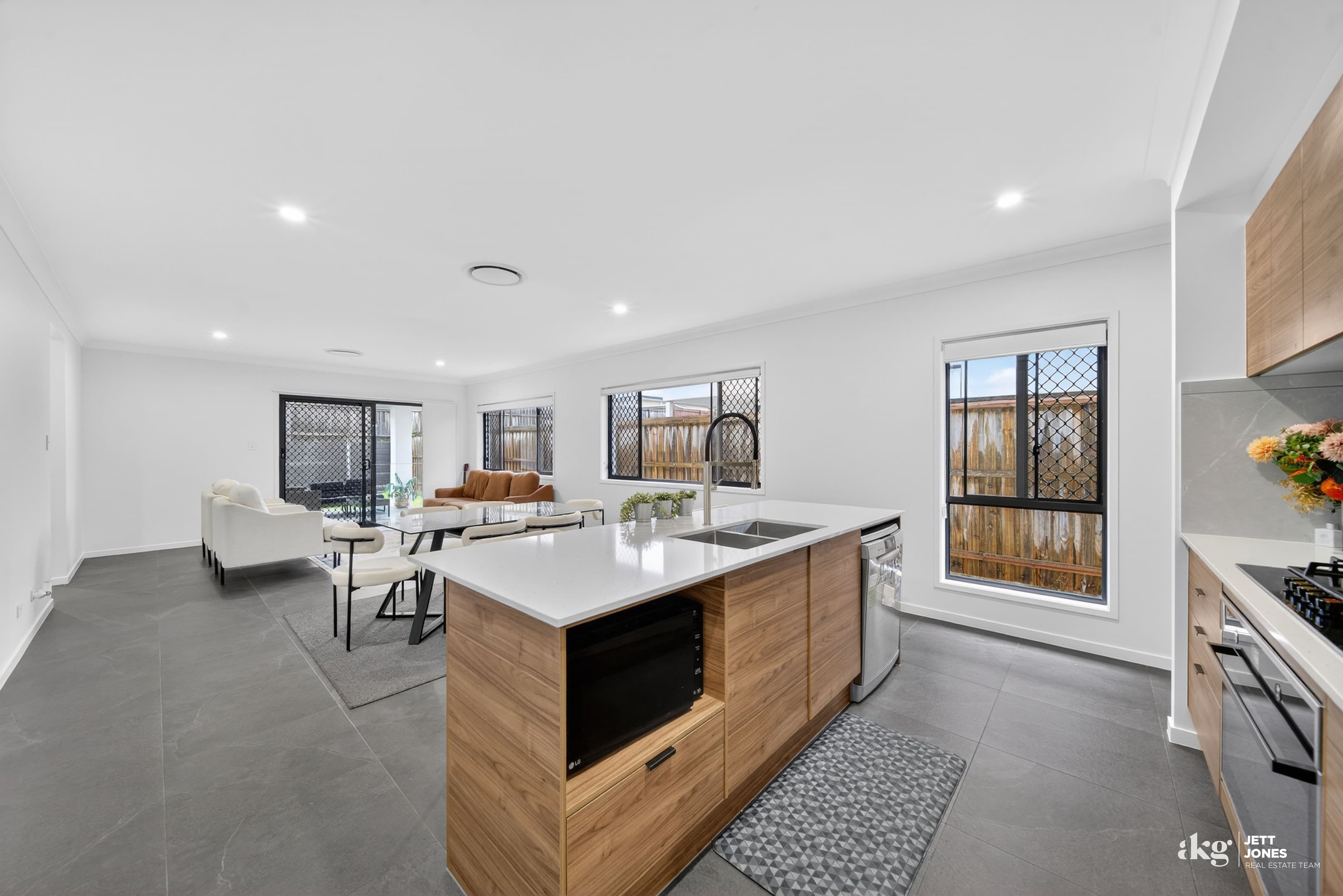 22 Delaway Street, Chambers Flat - Image 1