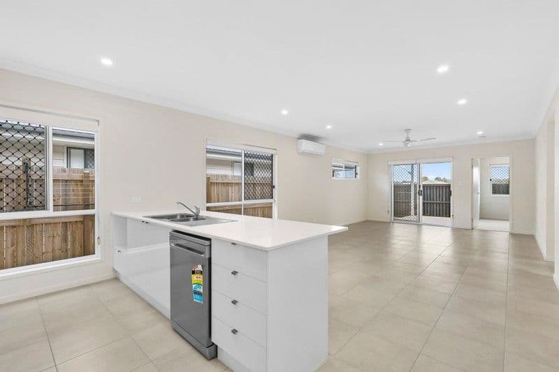 4 Howe Circuit, Logan Reserve — photo 1 of 5