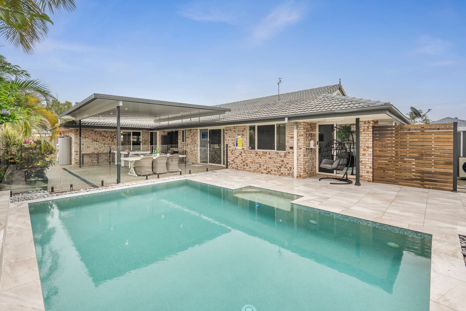 1 Thornleigh Crescent, Varsity Lakes, Varsity Lakes — photo 1 of 5