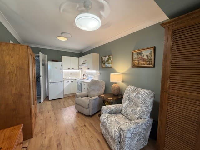 13/15 Carmichael Court, Wynnum West - Image 1