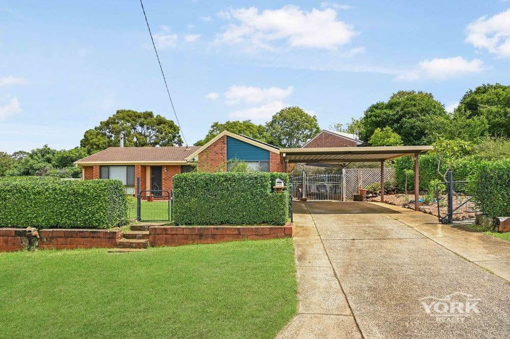 11 McWilliam Street, Wilsonton Heights - Image 1