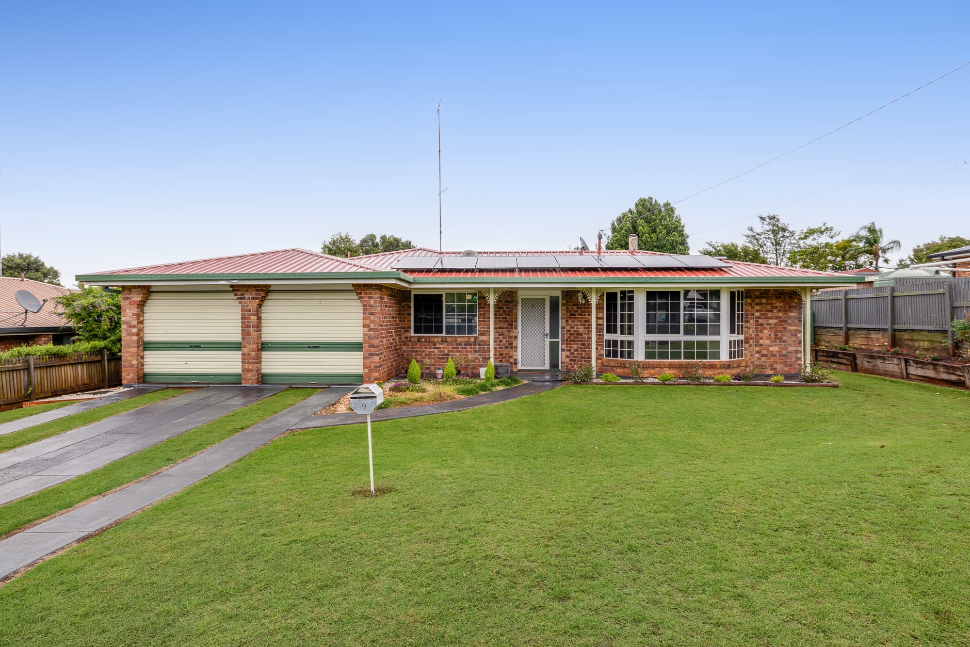 9 Melway Crescent, Harristown - Image 1