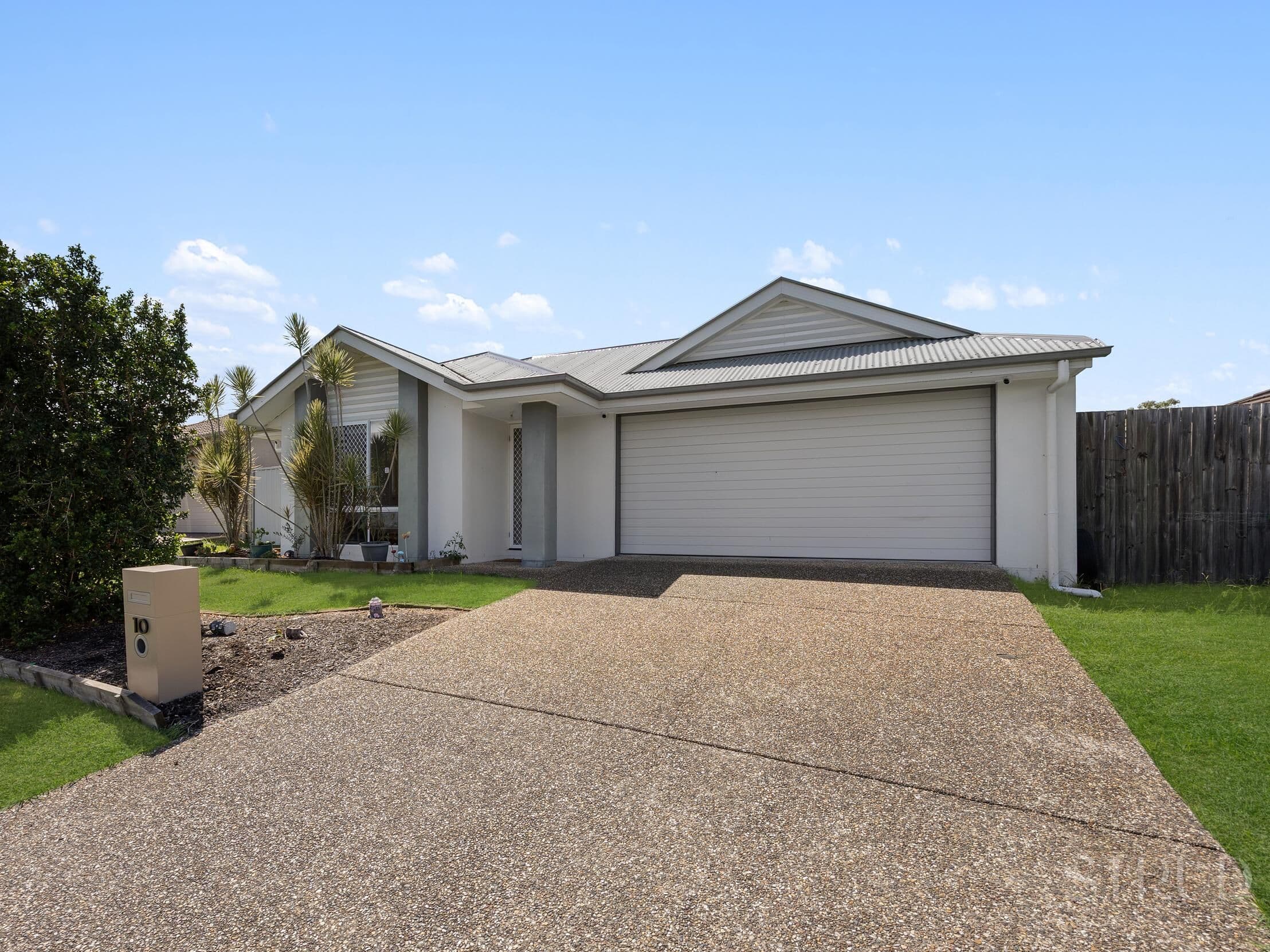 10 Shaun Street, Redbank Plains, Redbank Plains — photo 1 of 5