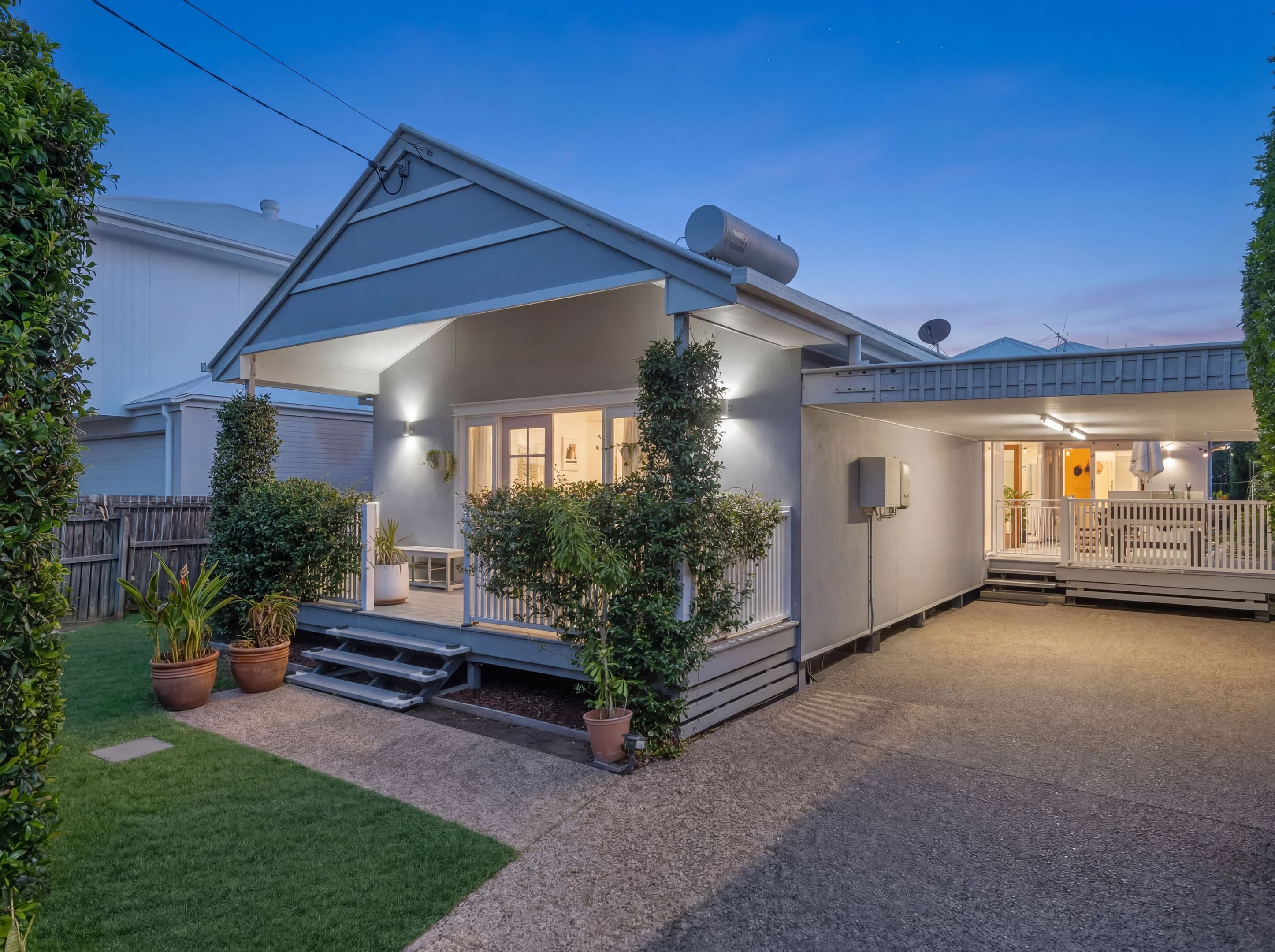 21 Fifth Avenue, Scarborough - Image 1