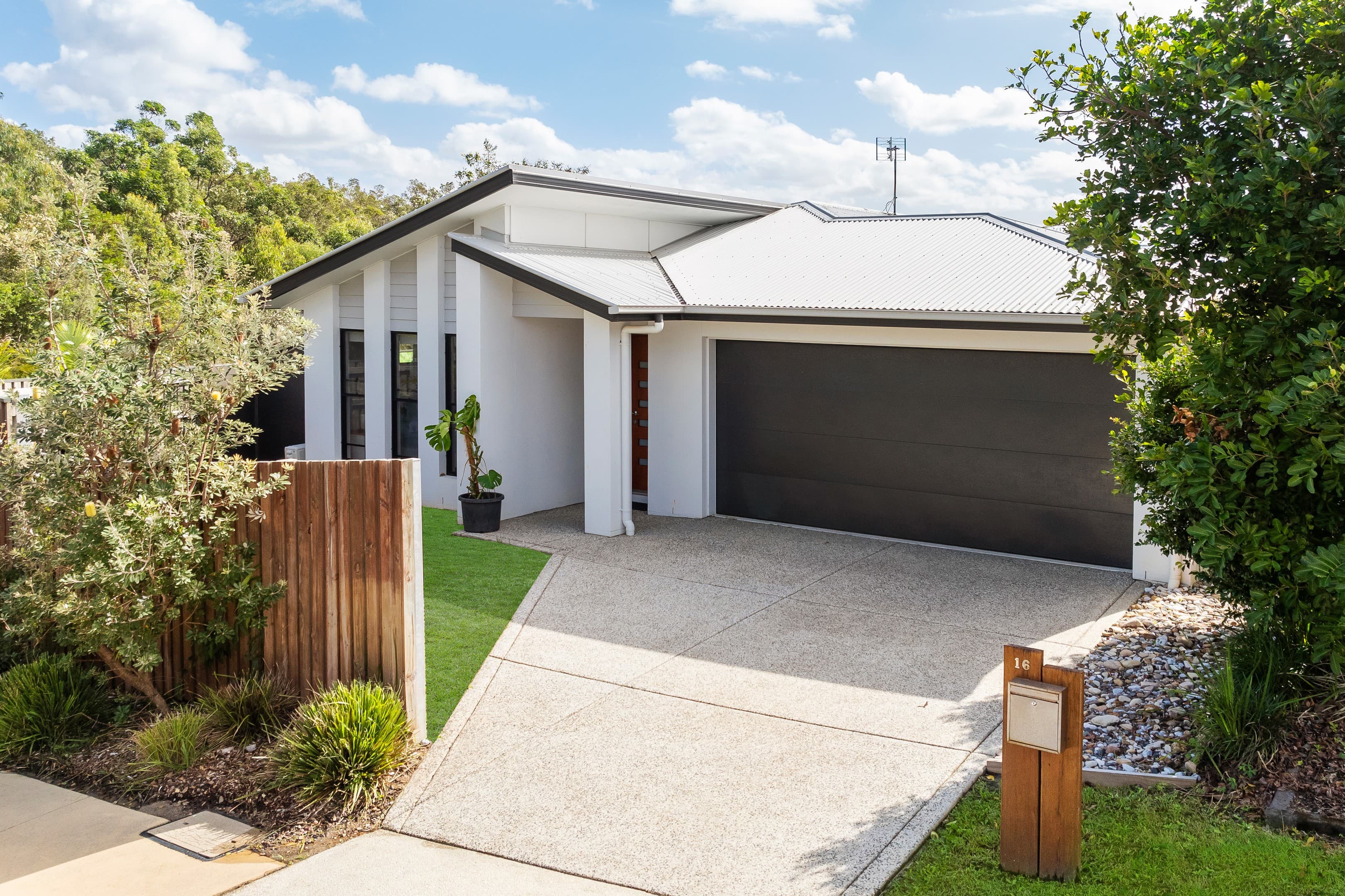 16 Beech Court, Peregian Springs - Image 1