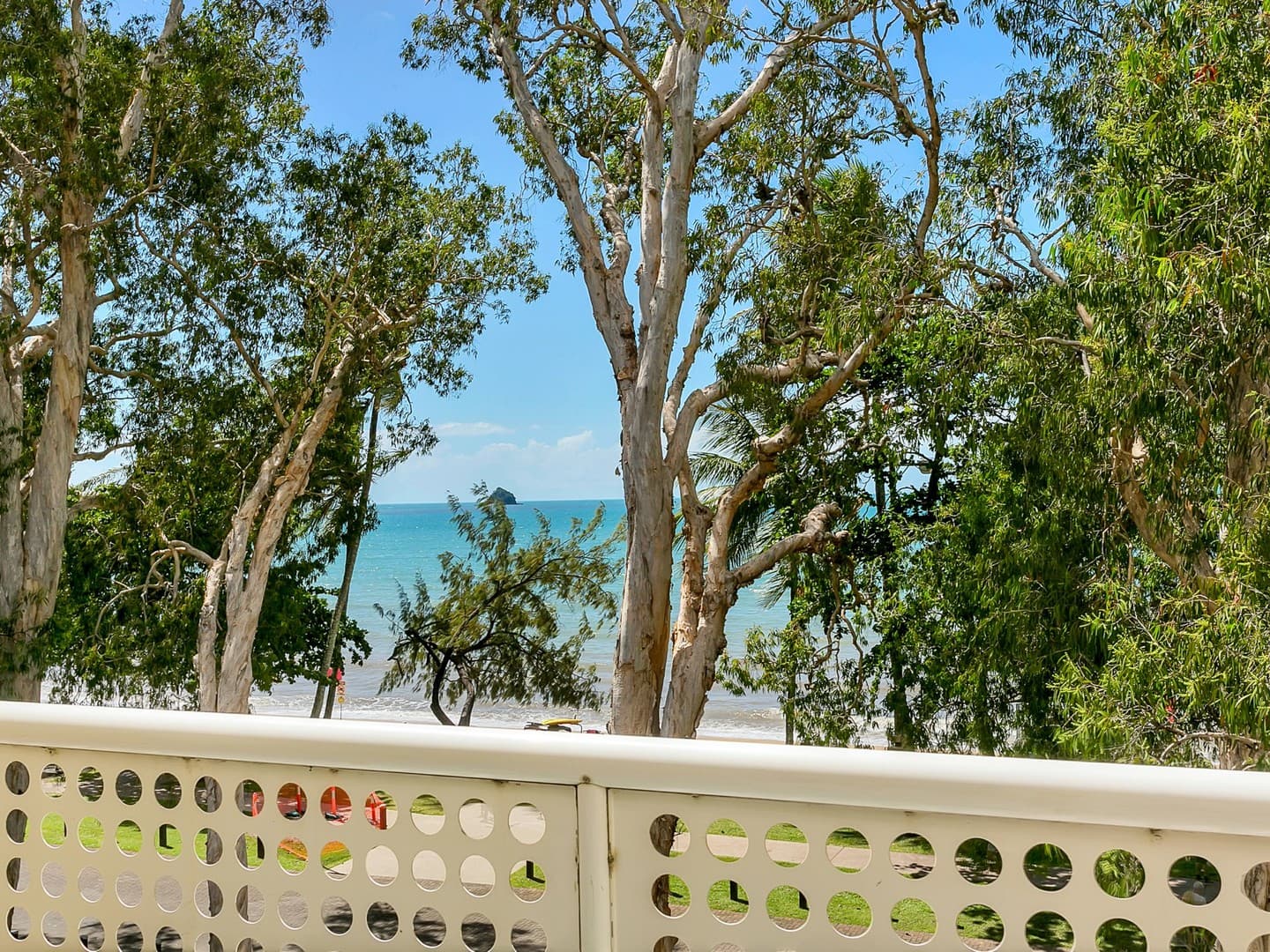 21/131-133 Williams Esplanade, Palm Cove — photo 1 of 5