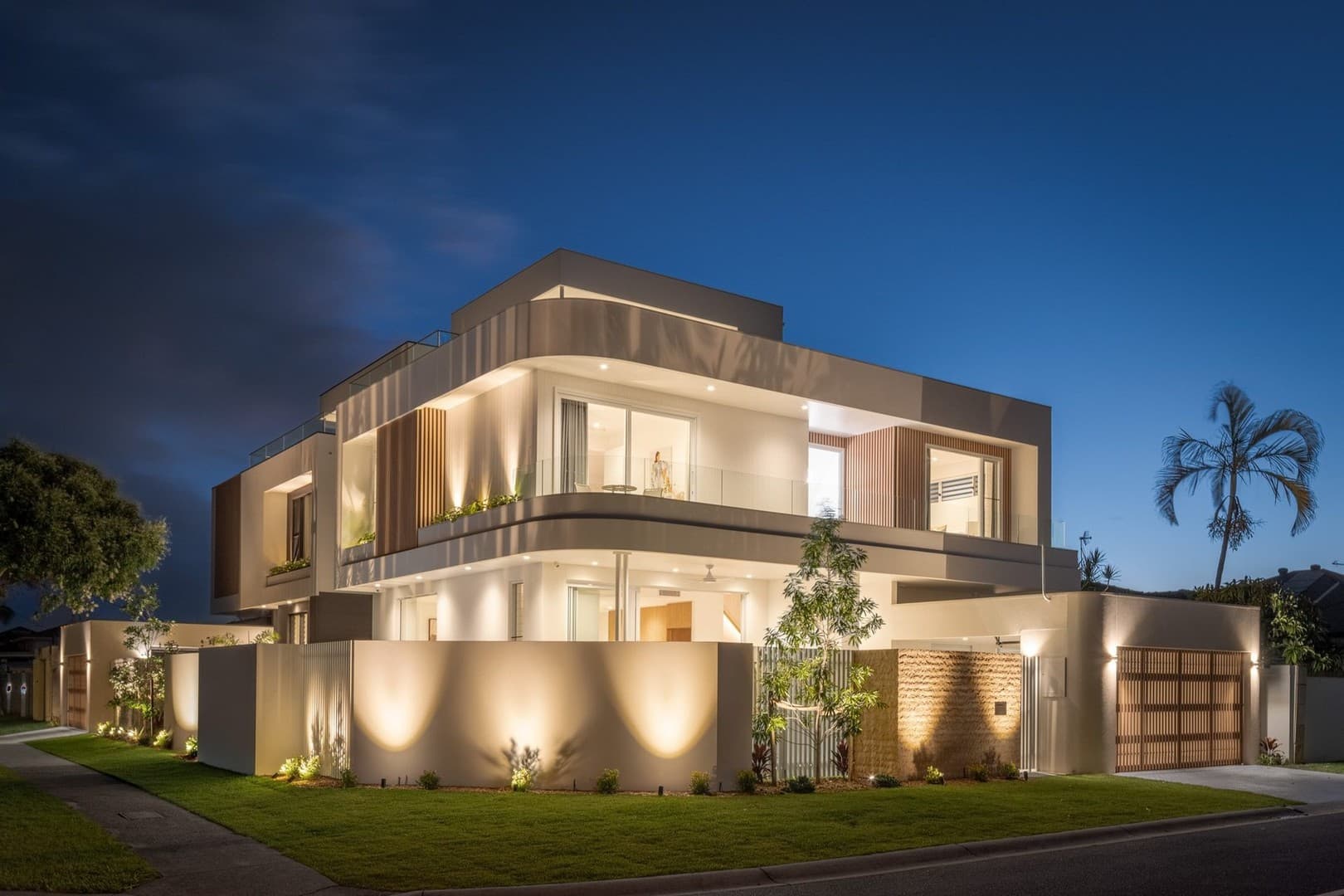 5A Rio Vista Boulevard, Broadbeach Waters — photo 1 of 5