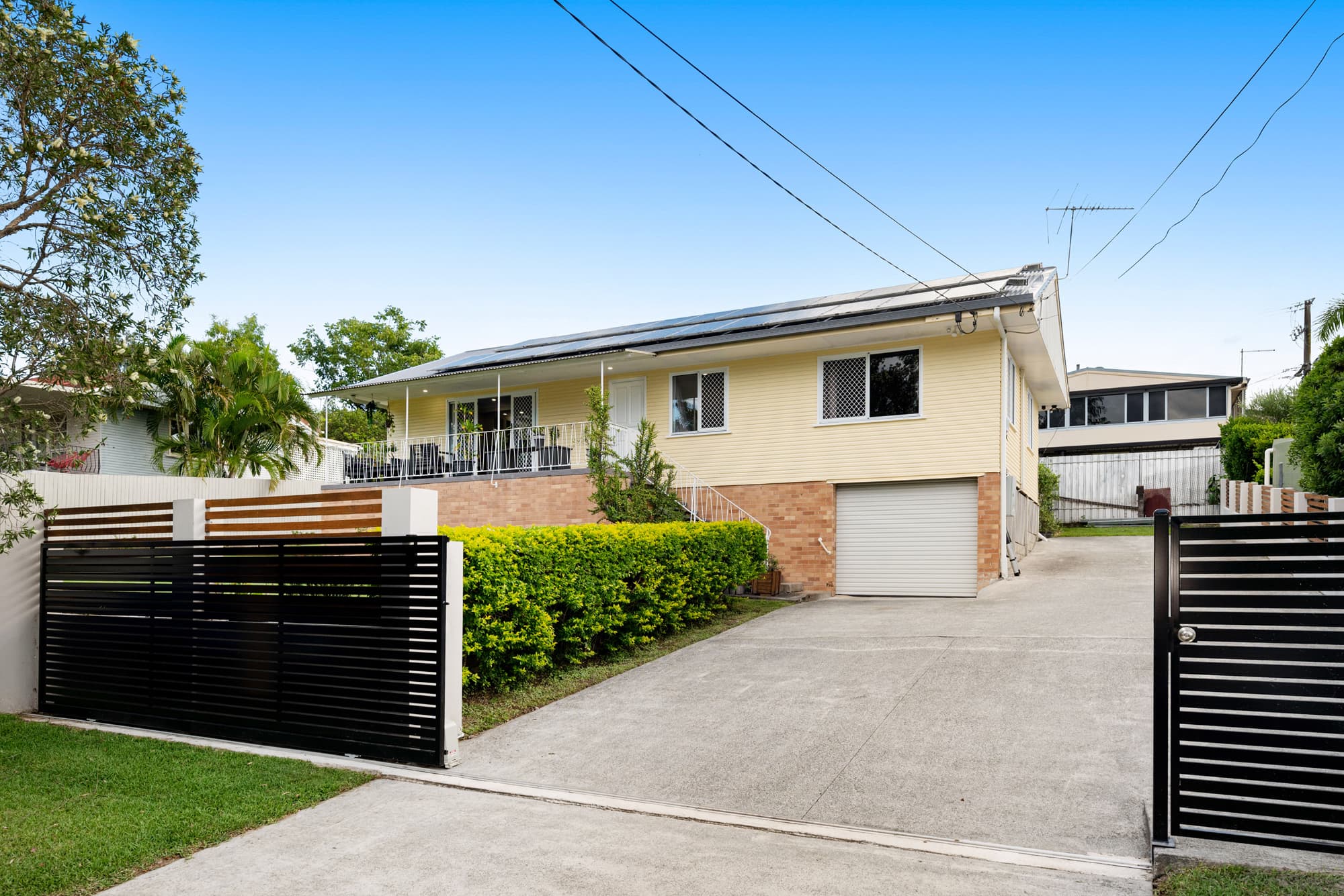 11 Donfern Street, Mount Gravatt - Image 1