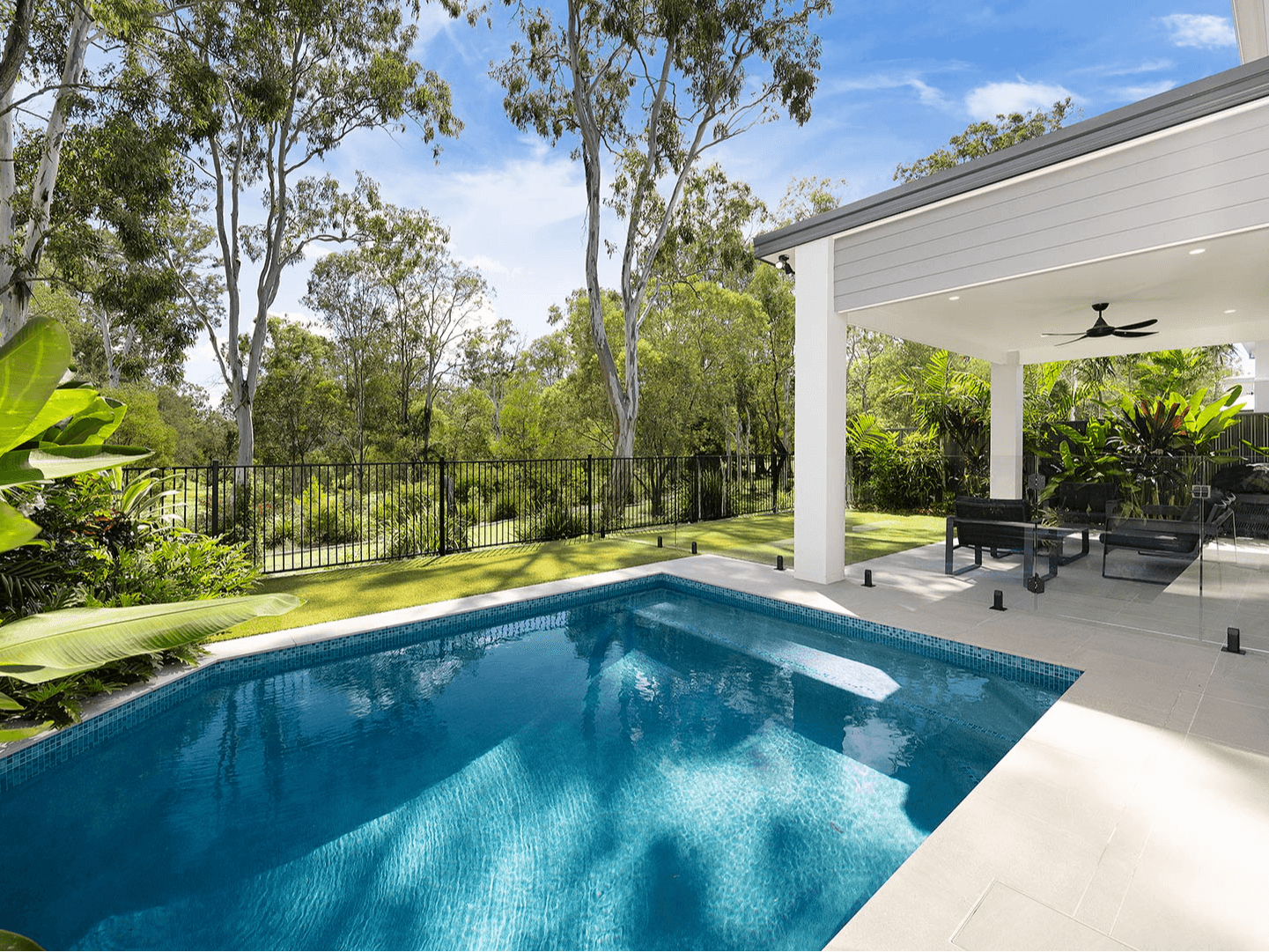 26 Sutton Place, Cannon Hill - Image 1