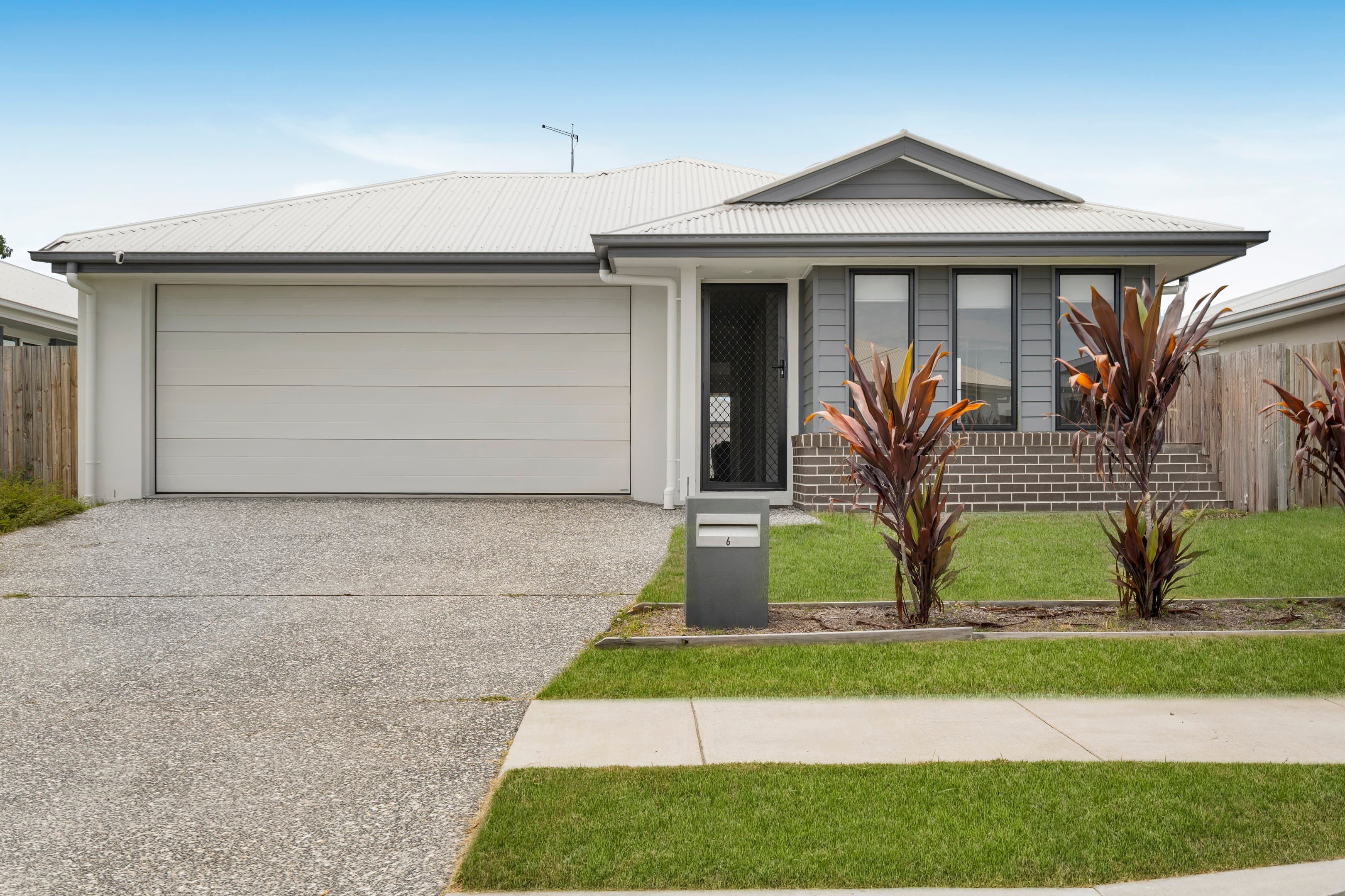 6 Prestwood Street, Logan Reserve - Image 1