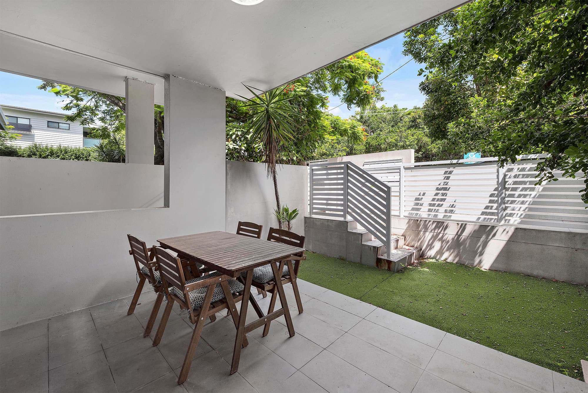 4/15-17 Kennington Road, Camp Hill - Image 1
