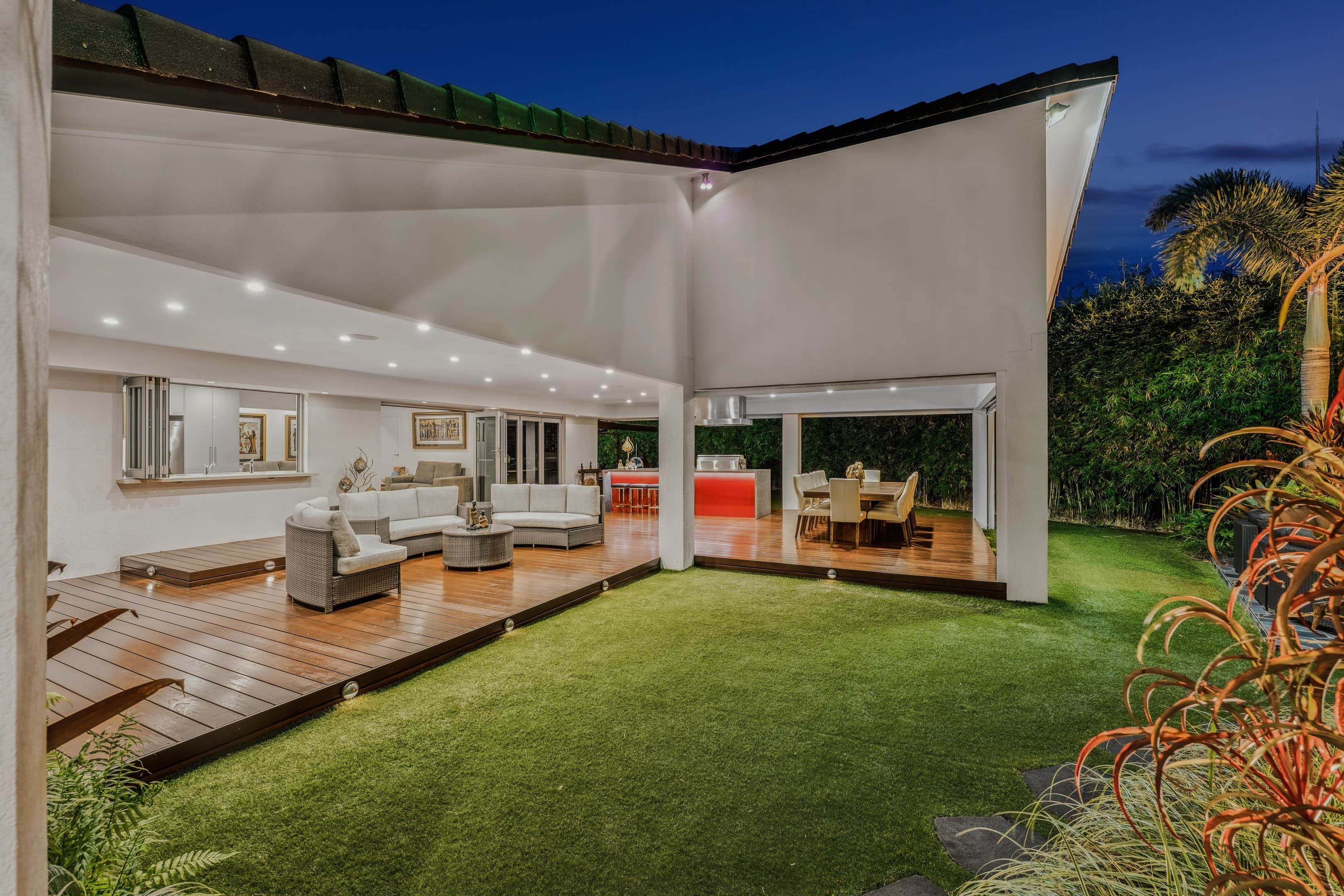 728 Nerang Broadbeach Road & 6 Reid Court, Carrara