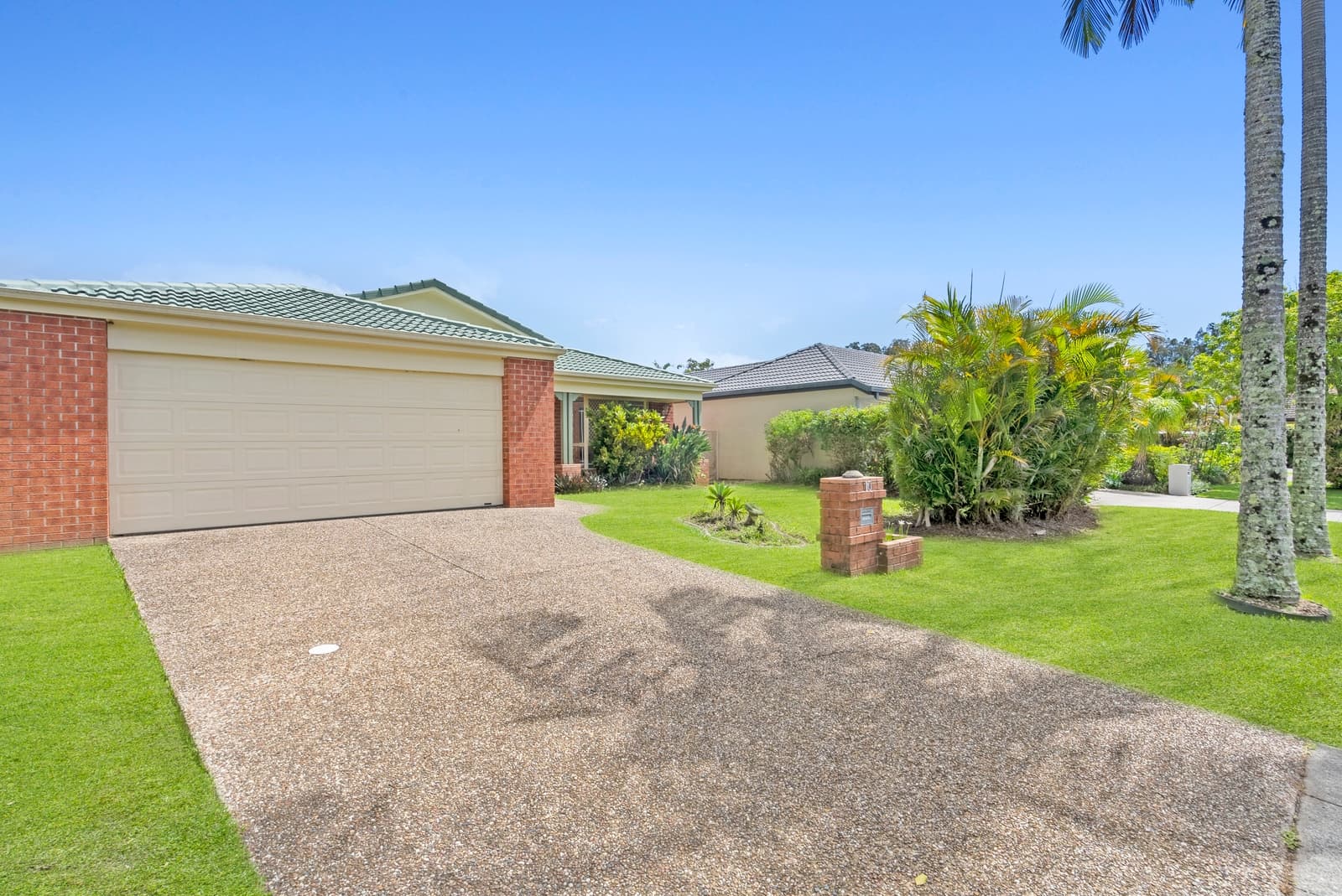 10 Hydrilla Court, Elanora