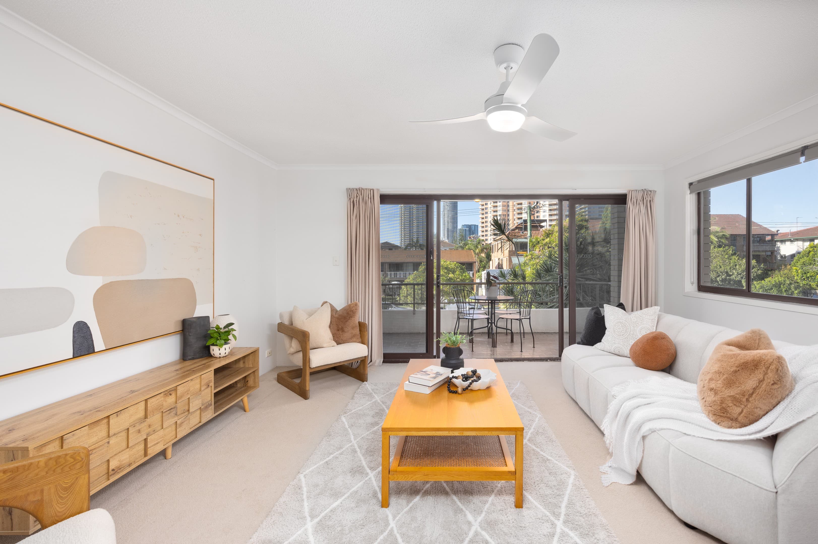 3/17 Britannia Avenue, Broadbeach, Broadbeach — photo 1 of 5