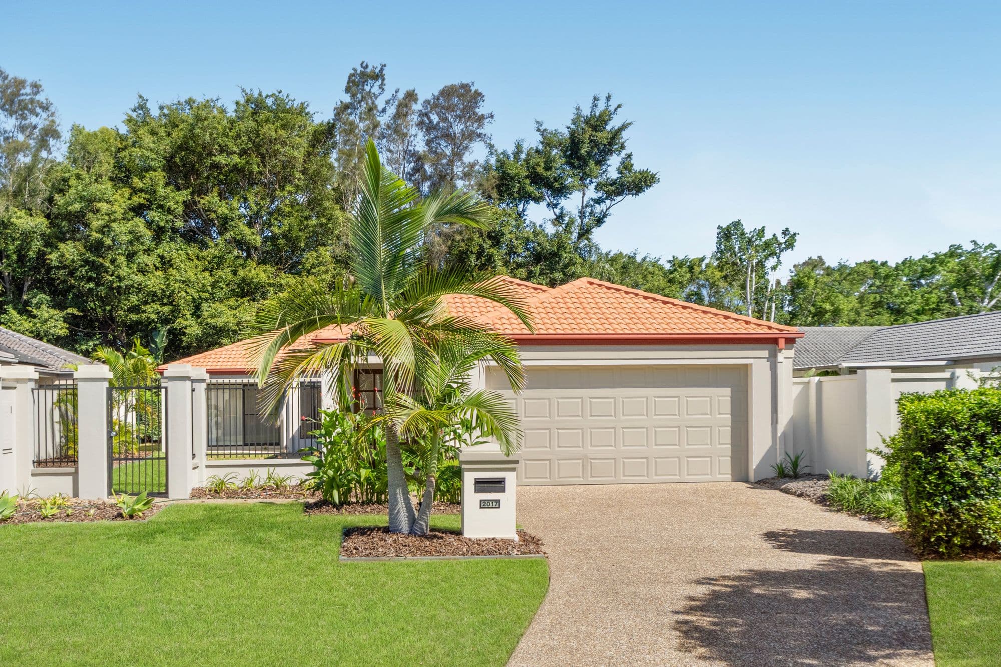 2017 Gracemere Gardens Court, Hope Island - Image 1