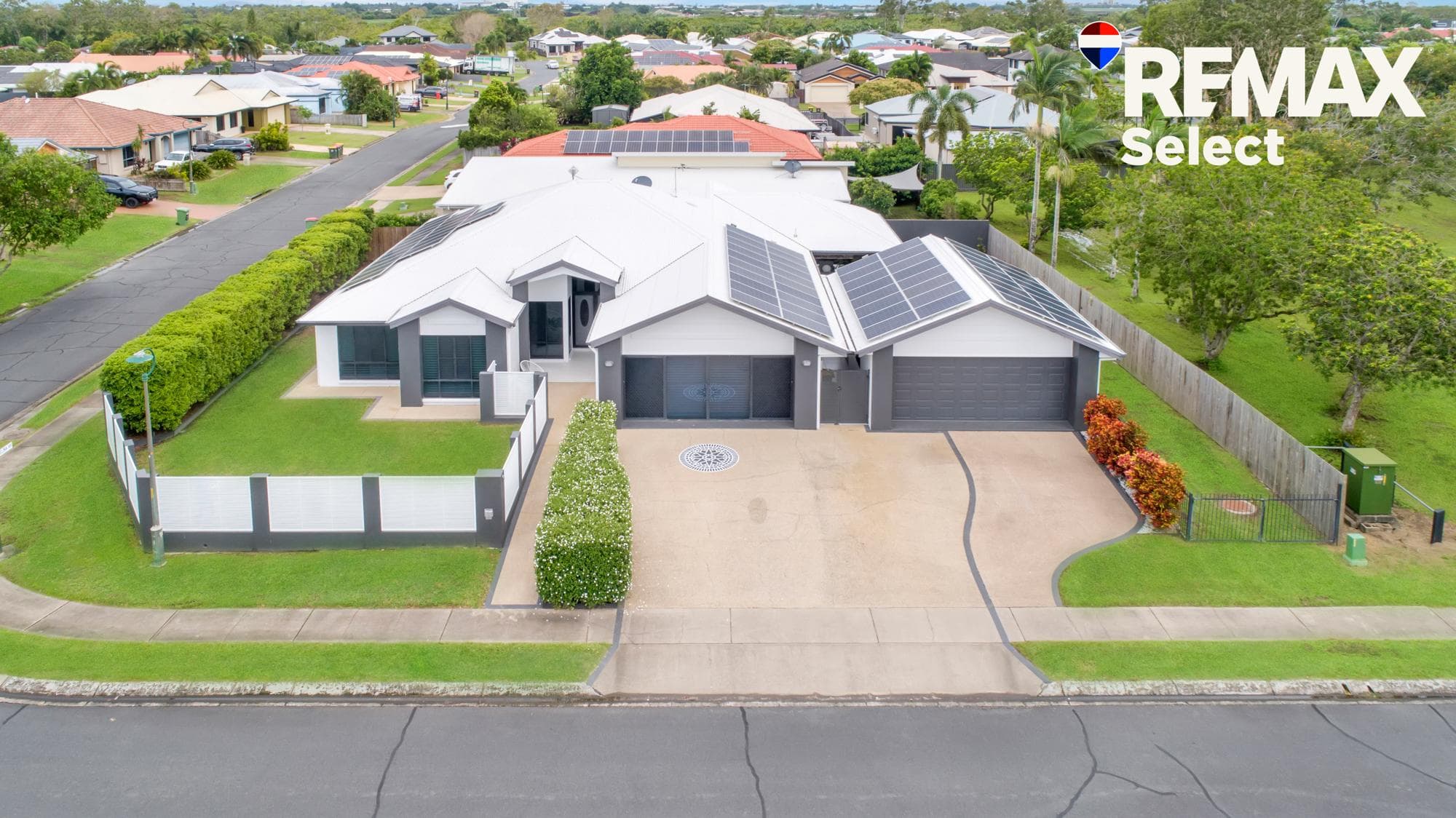 6 Victor Ave, Glenella — photo 1 of 5