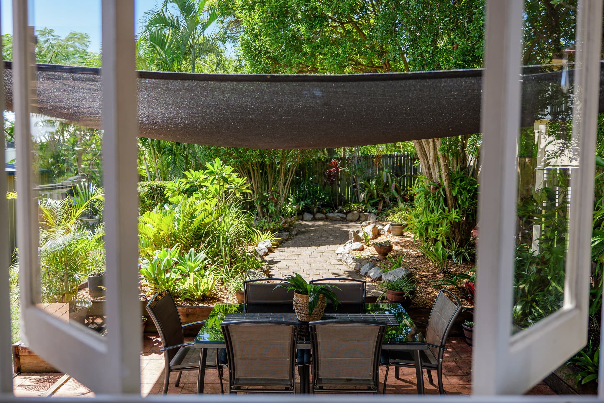 55 Banoon Drive, Wynnum, Wynnum — photo 1 of 5
