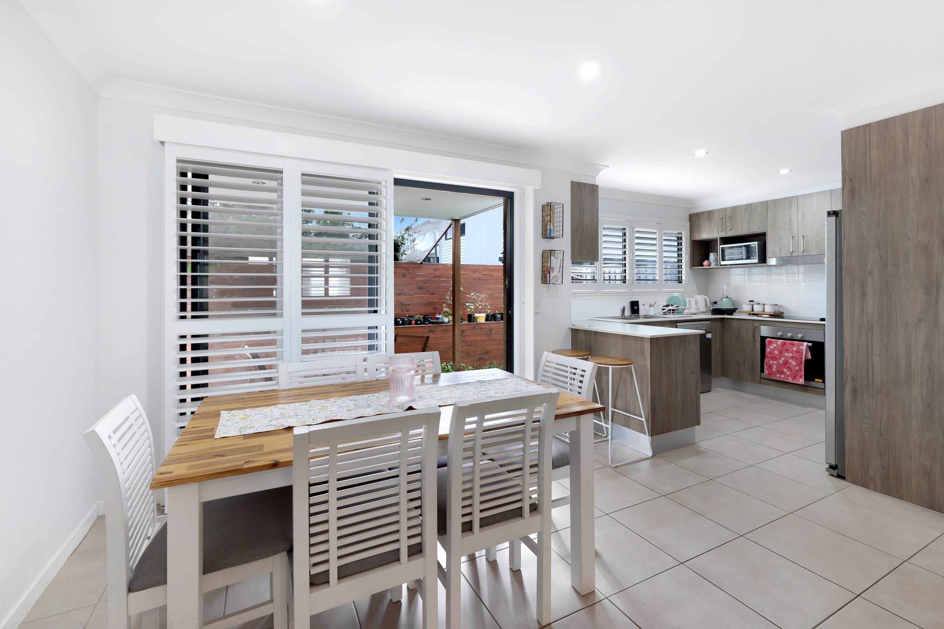 1/24 Careel Close, Helensvale - Image 1