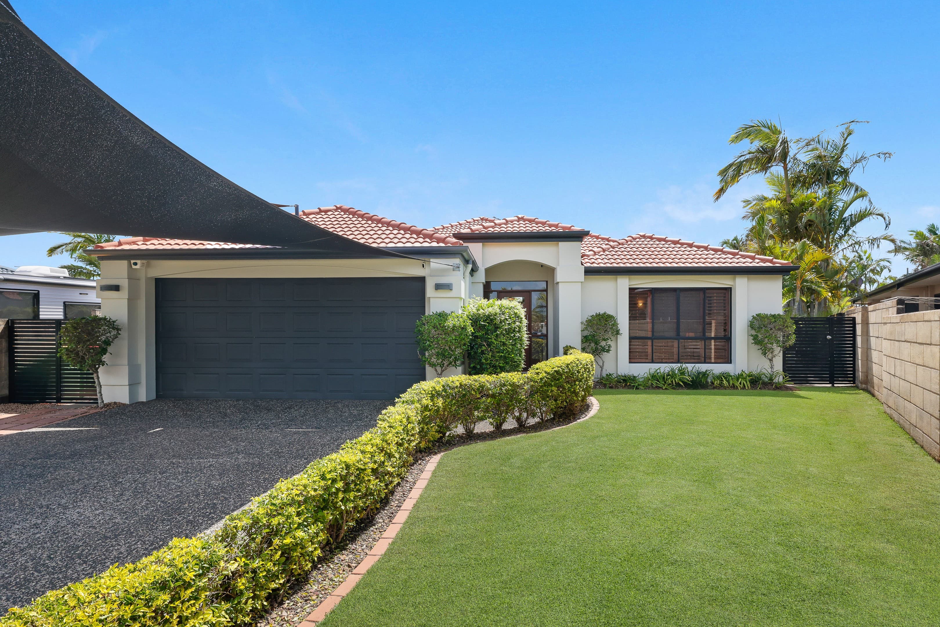 13 The Parade, Helensvale - Image 1