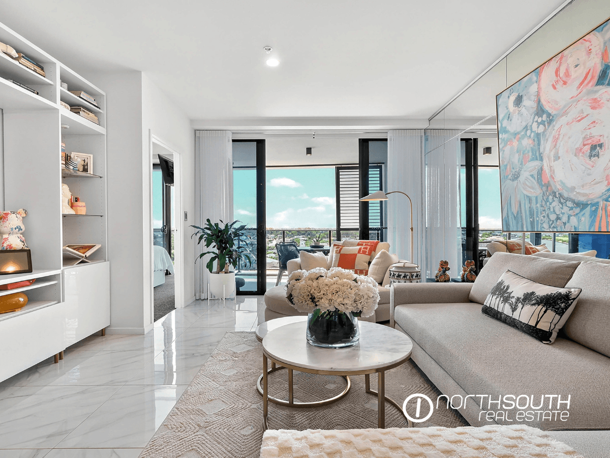 4705/5 Harbour Side Court, Biggera Waters — photo 1 of 5