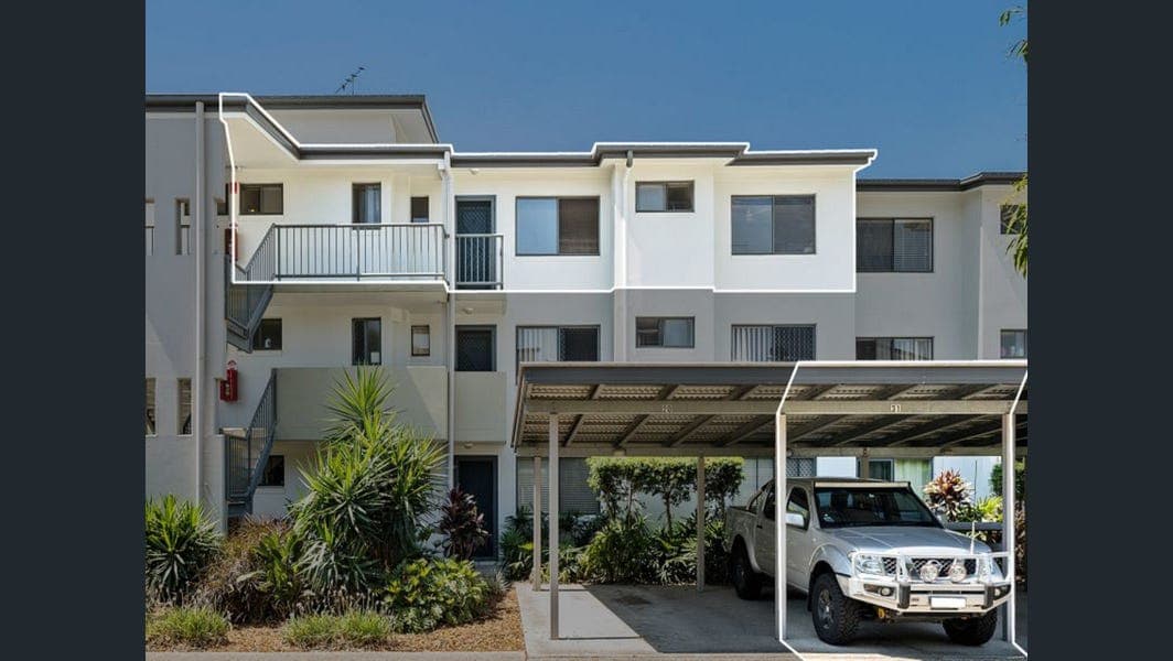 31-66 University, Meadowbrook
