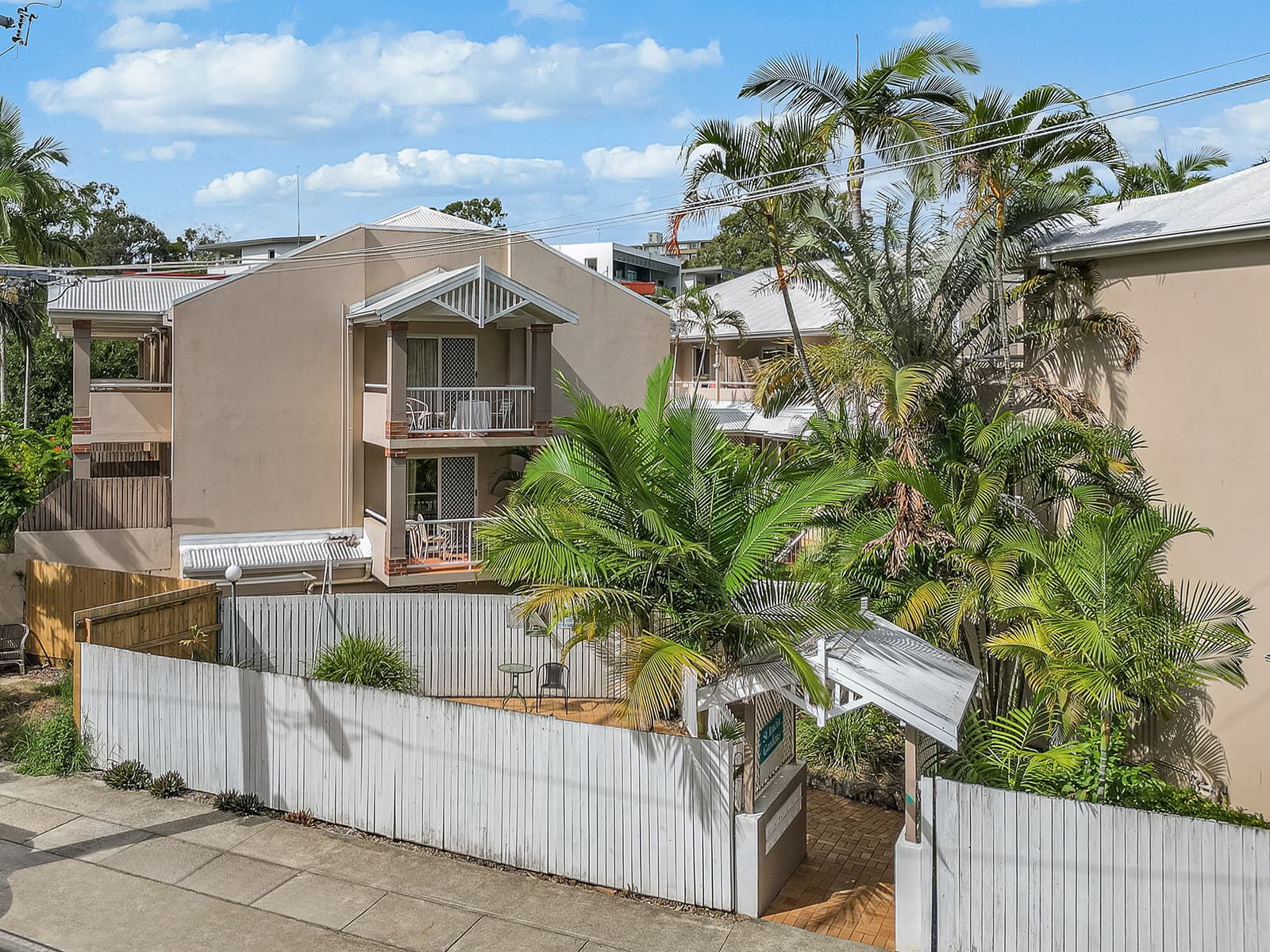 16/2 Gailey Road, St Lucia - Image 1