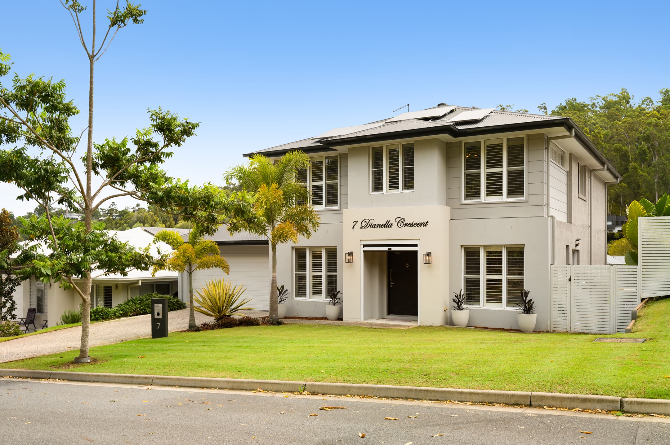 7 Dianella Crescent, Maudsland — photo 1 of 5
