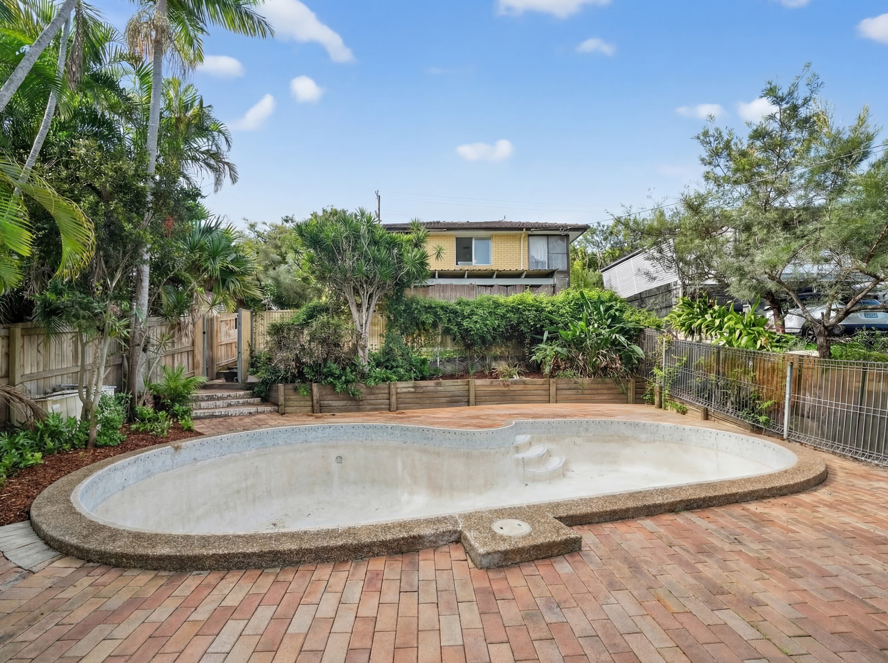 28 Aralia Street, Arana Hills, Arana Hills — photo 1 of 5
