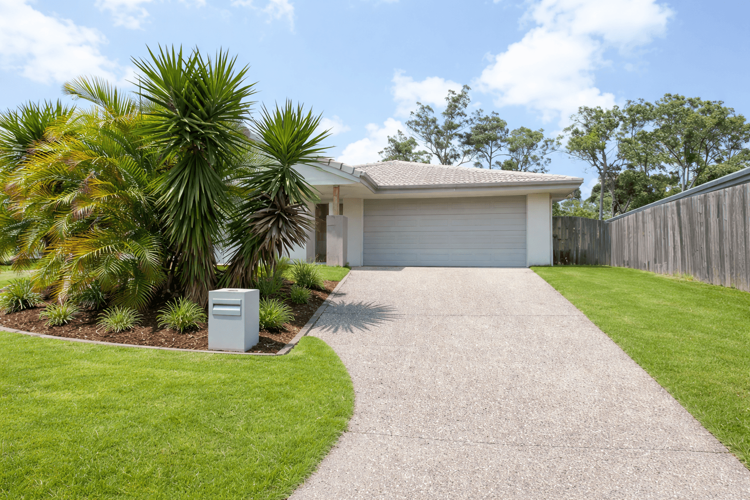 7 Moonlight Lane, Coomera — photo 1 of 5