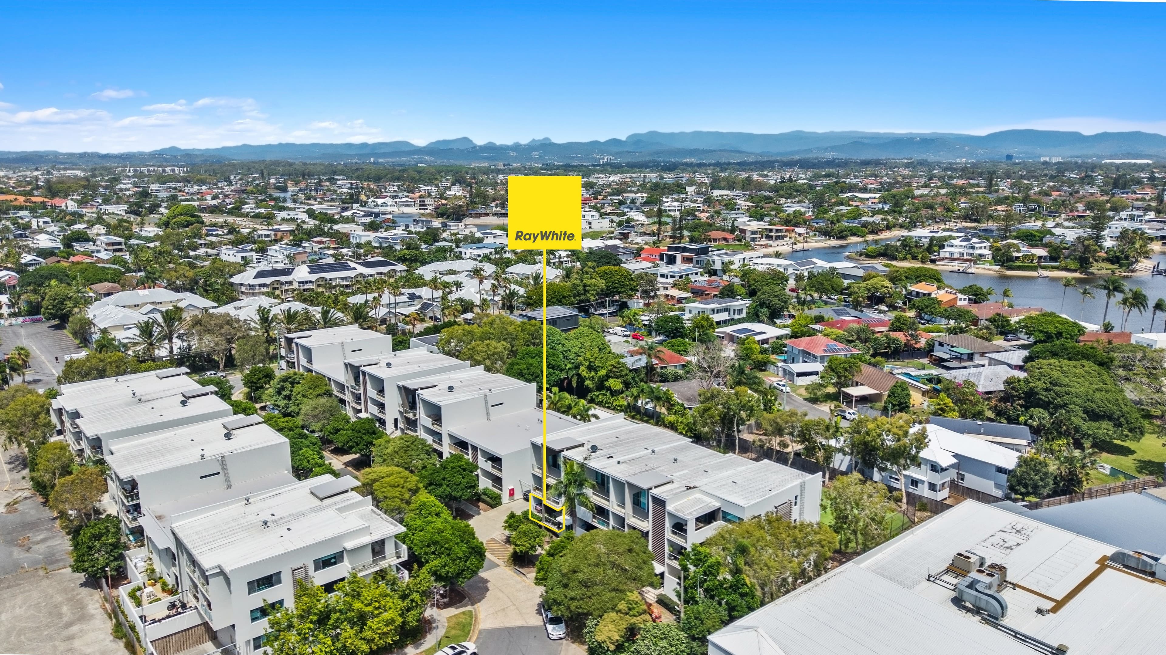 13/2 Gaven Crescent, Mermaid Beach, Mermaid Beach — photo 1 of 5