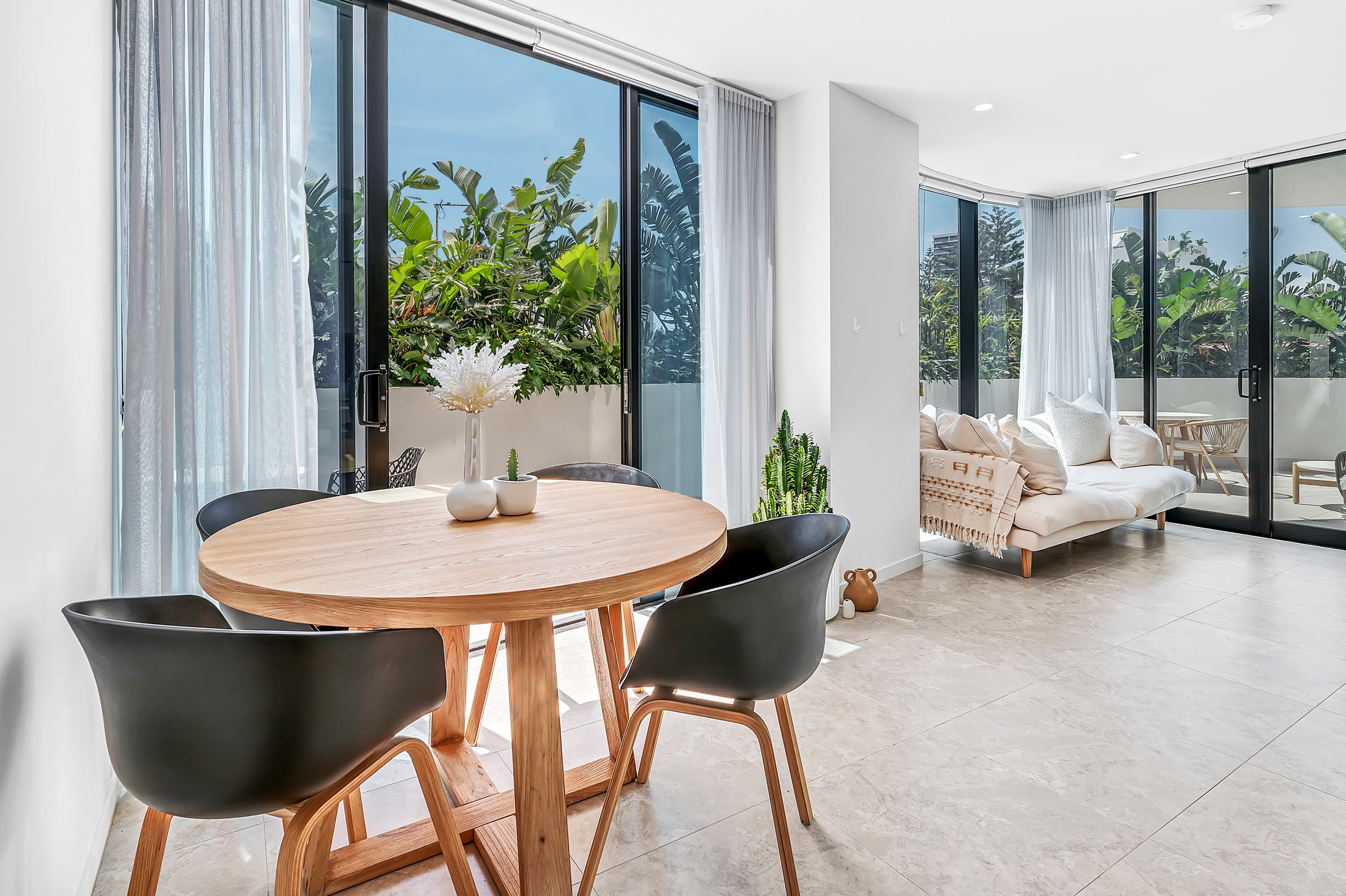 204/28-30 Second Avenue, Broadbeach, Broadbeach — photo 1 of 5