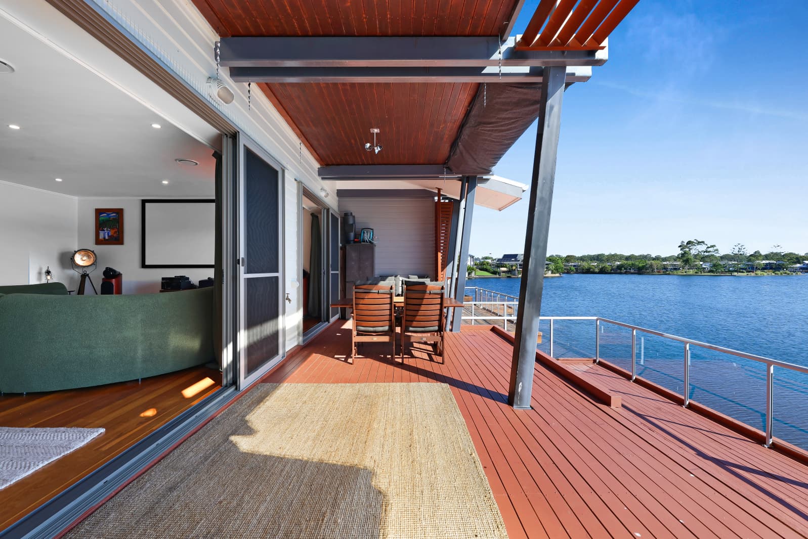 14/1 Manacor Place, Coombabah — photo 1 of 5