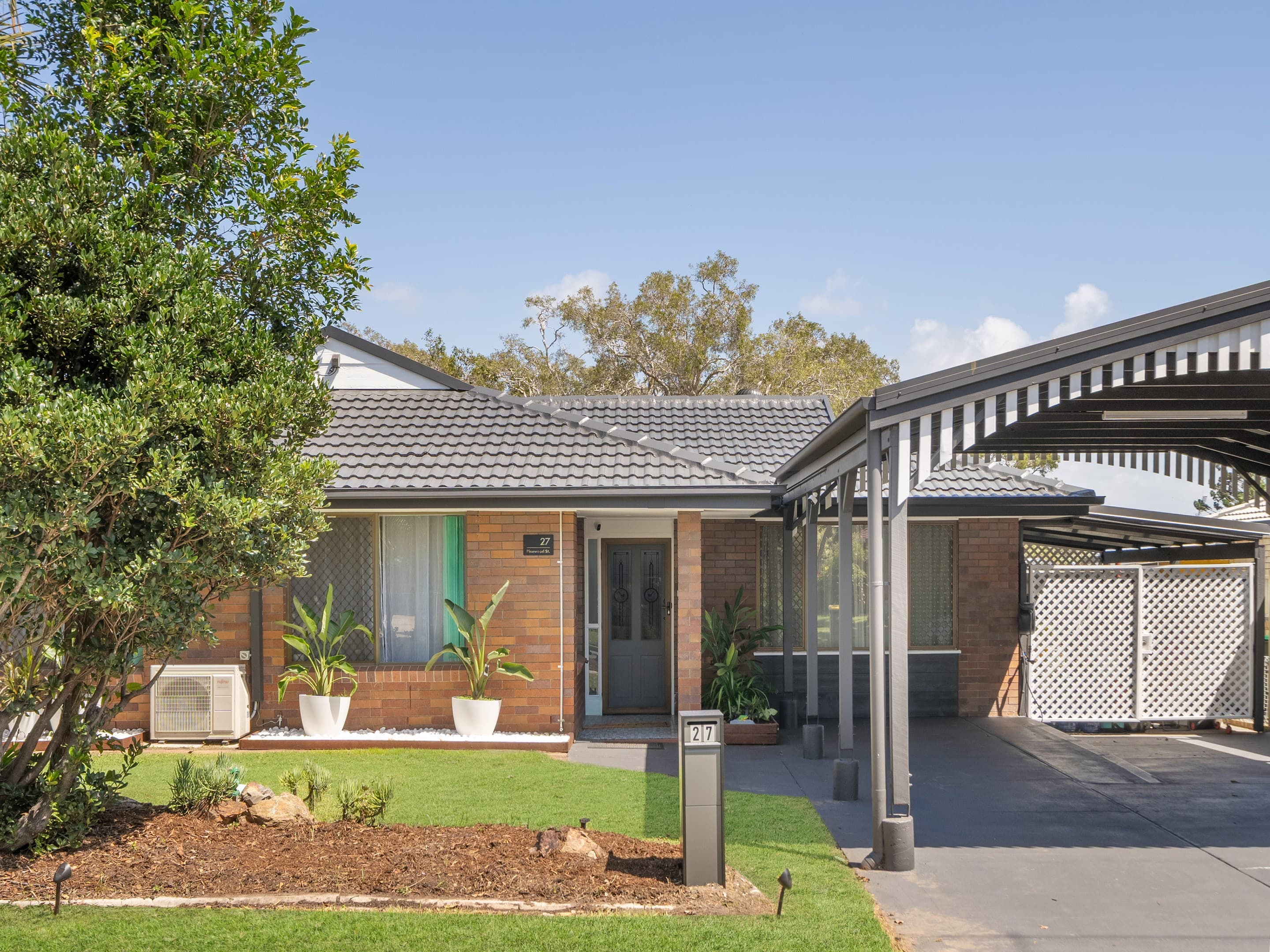 27 Pinewood Street, Redcliffe - Image 1