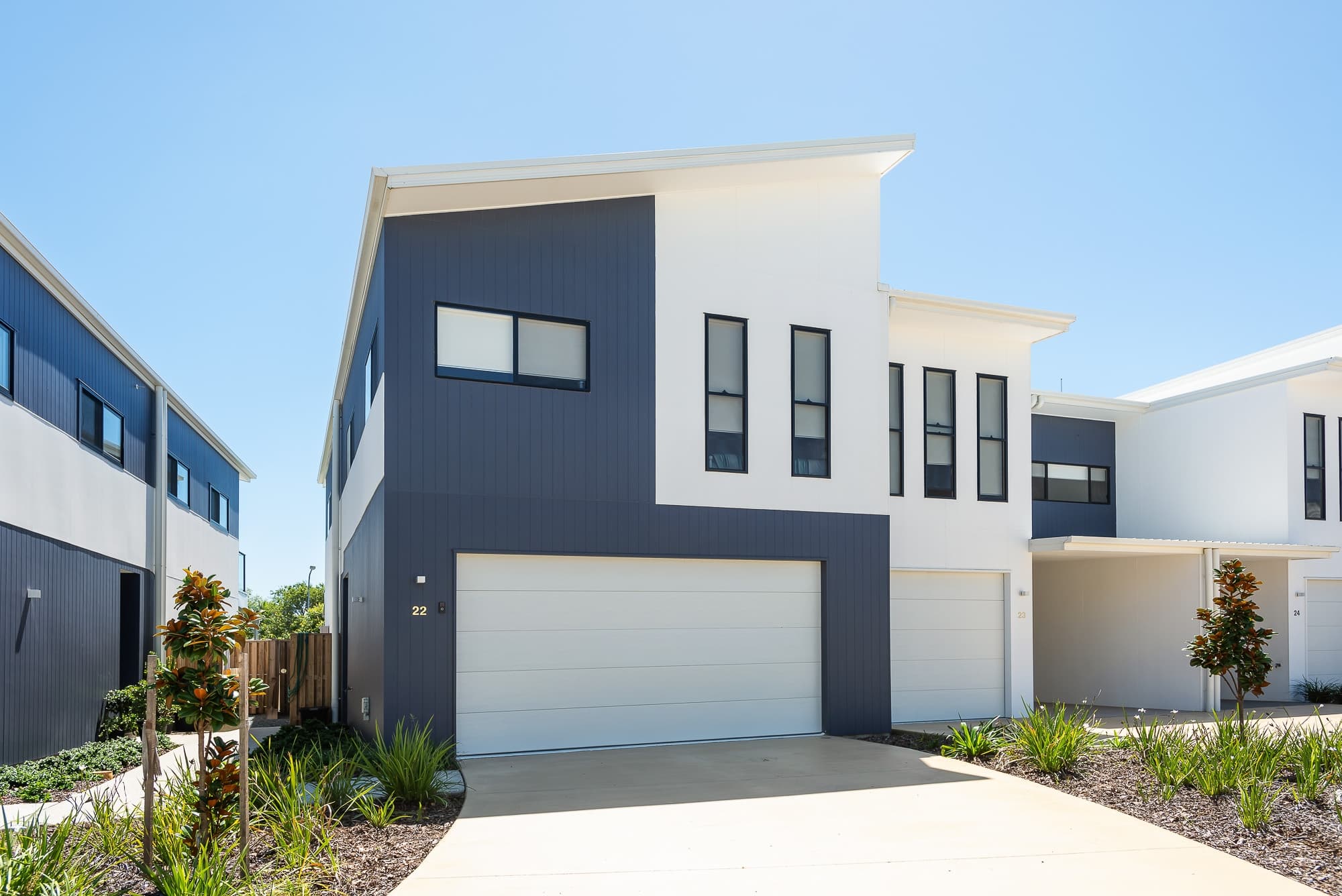 22/1 Lake Serenity Boulevard, Helensvale — photo 1 of 5