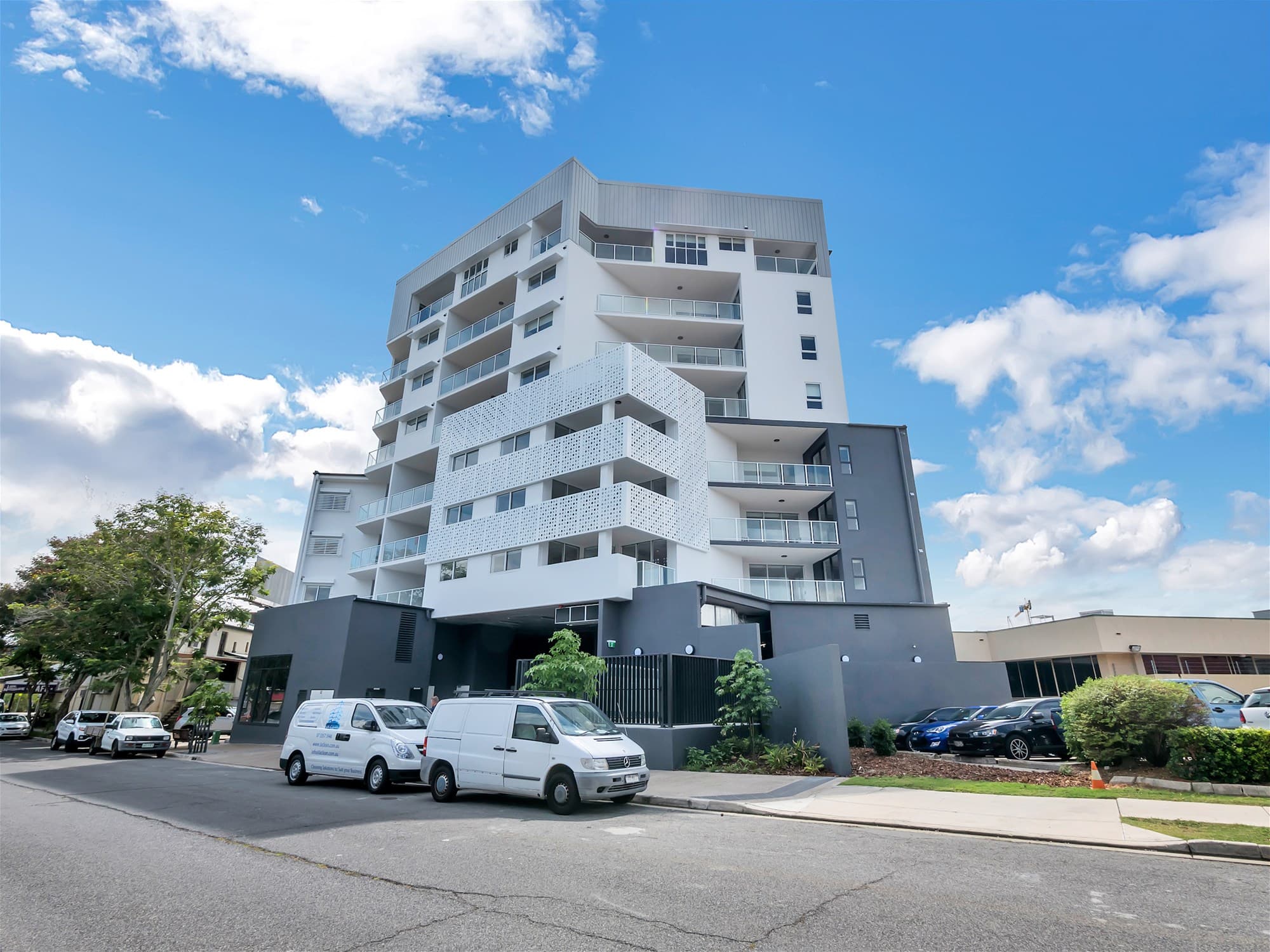207/283 Logan Rd, Greenslopes — photo 1 of 5