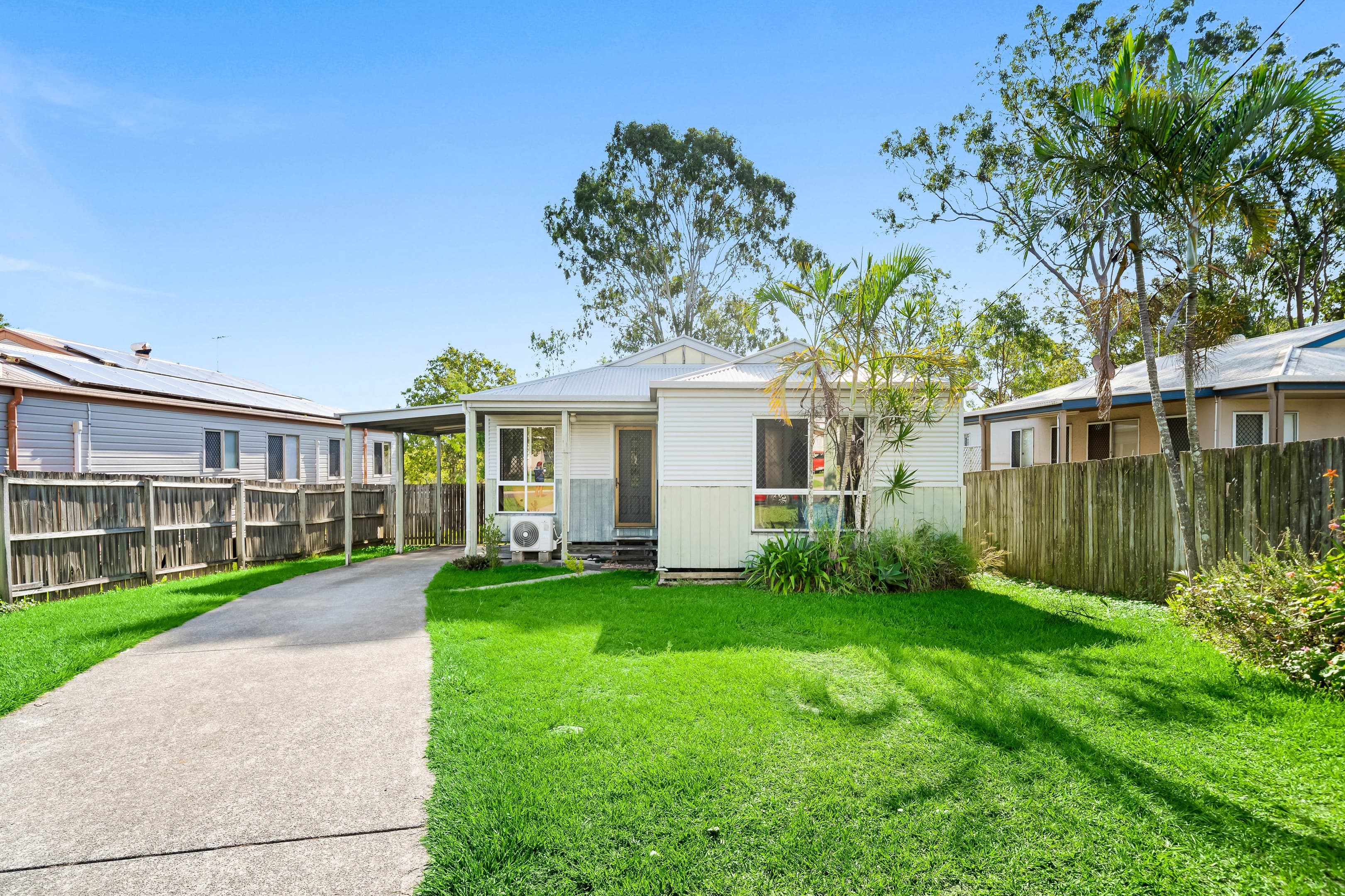 36 Earl Street, Dinmore - Image 1