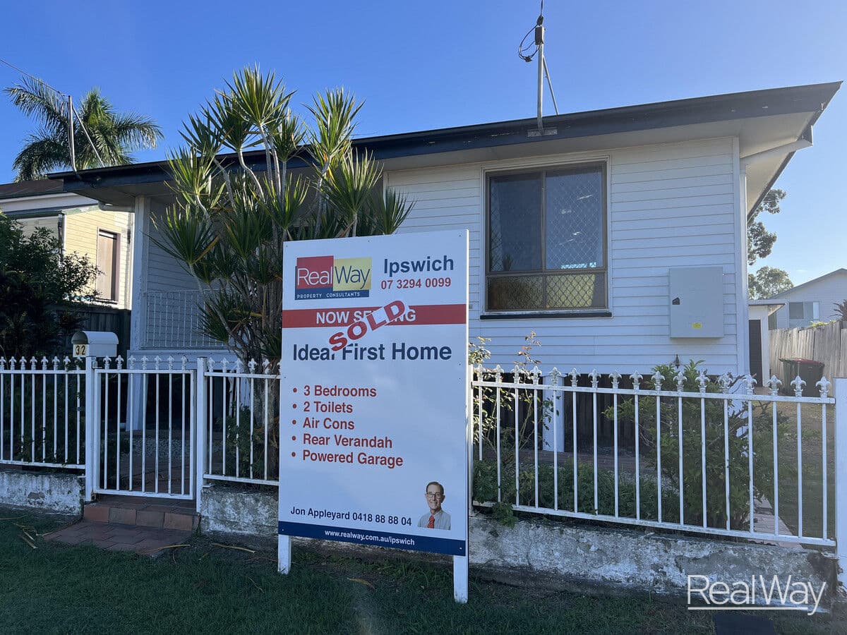 32 Lawrence Street, North Ipswich, North Ipswich — photo 1 of 6