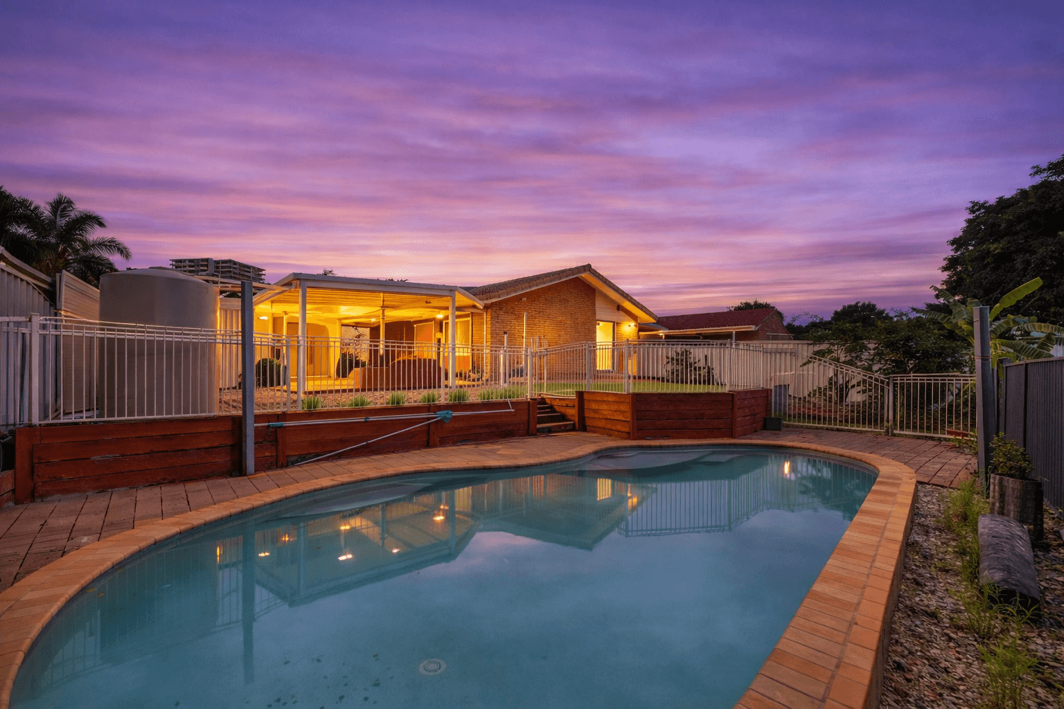 17 Paul Court, Carrara - Image 1