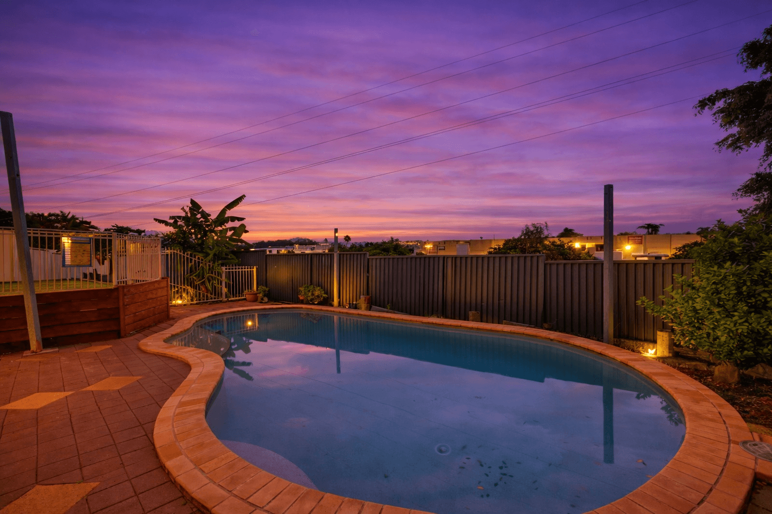 17 Paul Court, Carrara — photo 1 of 5