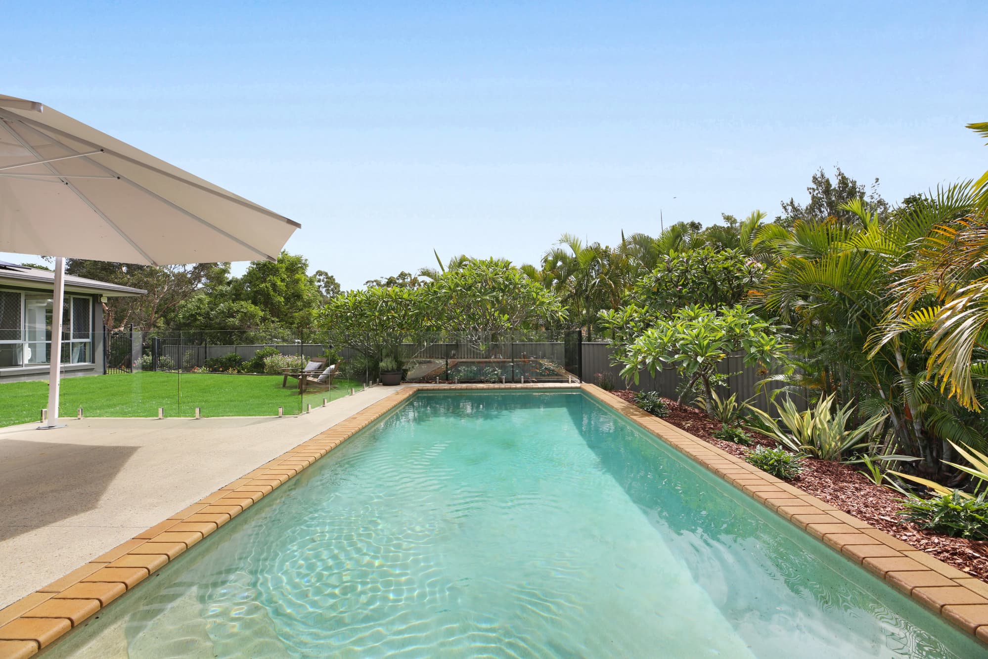 6 Dore Court, Bonogin