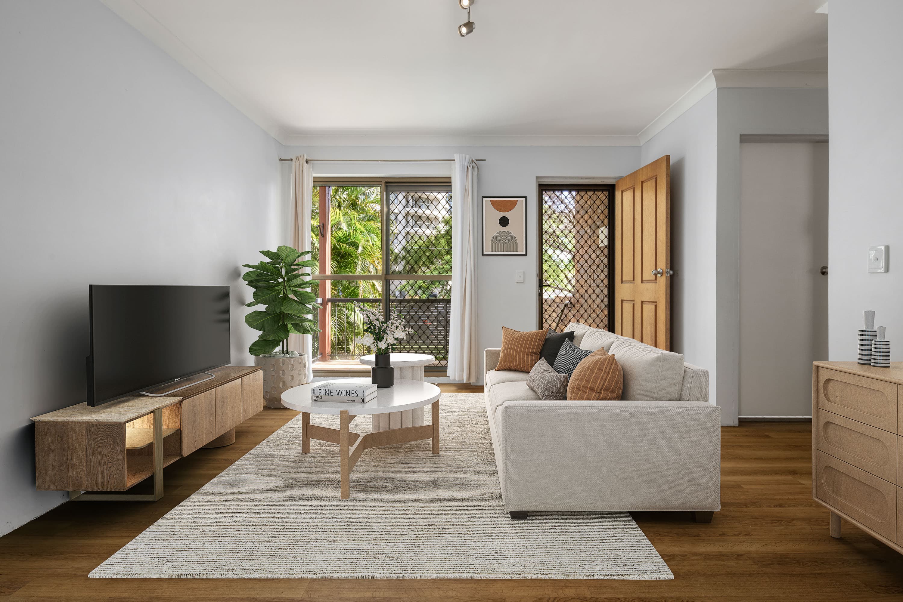 1/75 Macquarie Street, St Lucia — photo 1 of 5