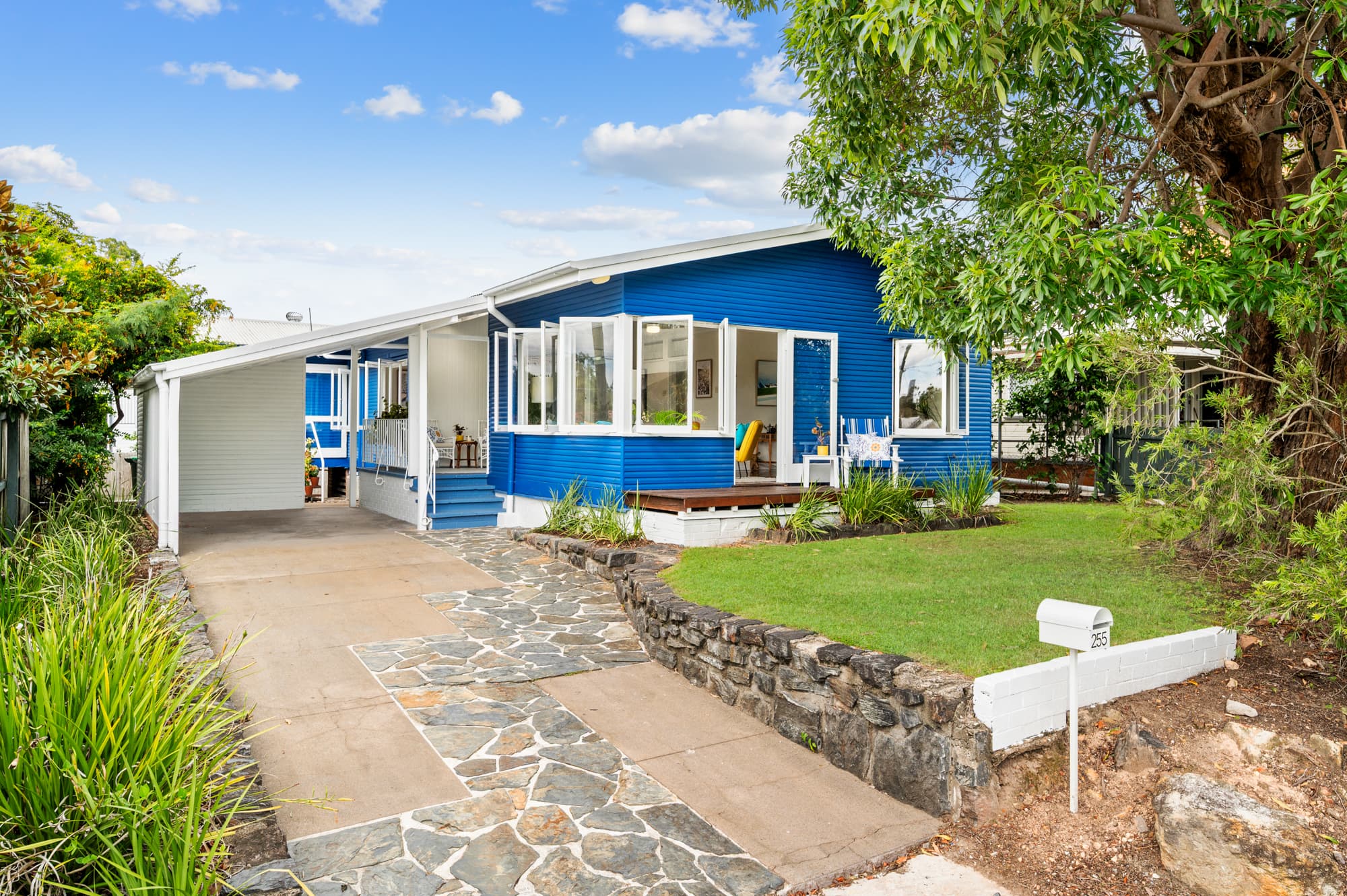 255 Hawken Drive, St Lucia - Image 1