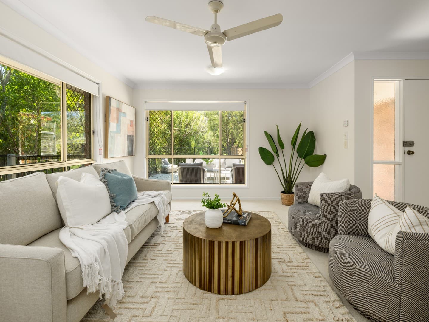 4 Riviera Court, Oxley - Image 1