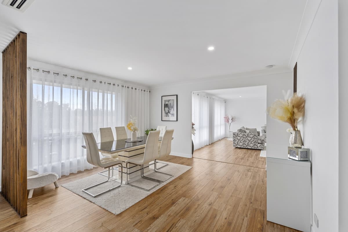 12 Whitian Drive, Carrara - Image 1